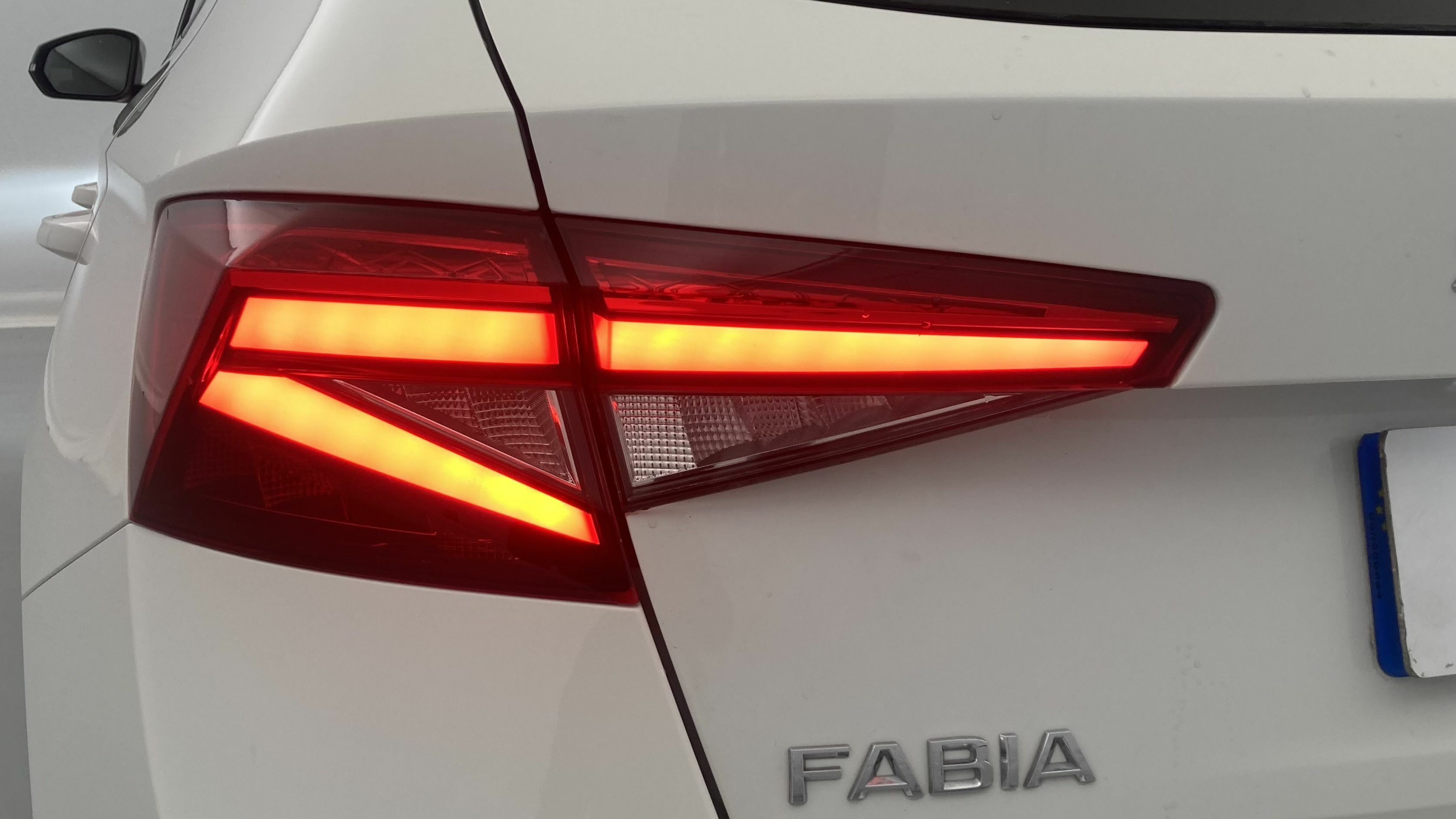 skoda fabia selection 1.0 MPI 80 2024 blanco candy 29