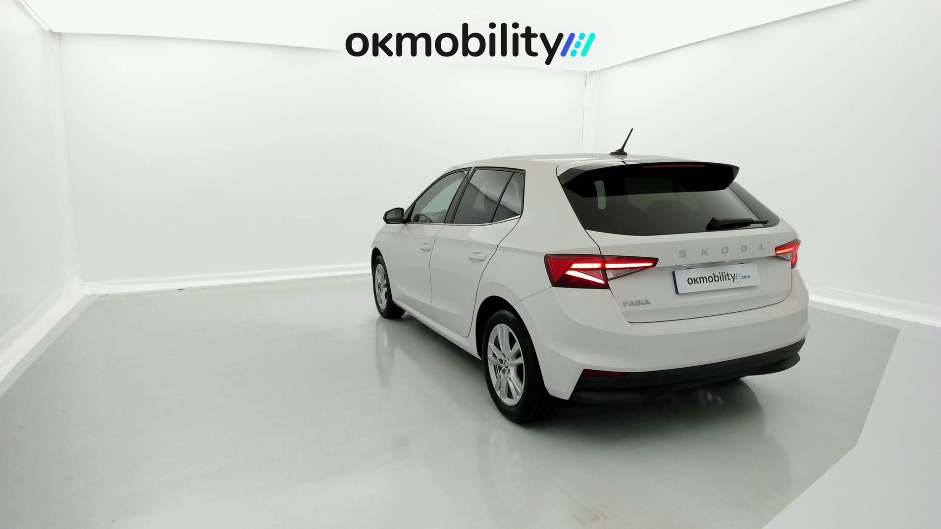 skoda fabia selection 1.0 MPI 80 2024 blanco candy 8