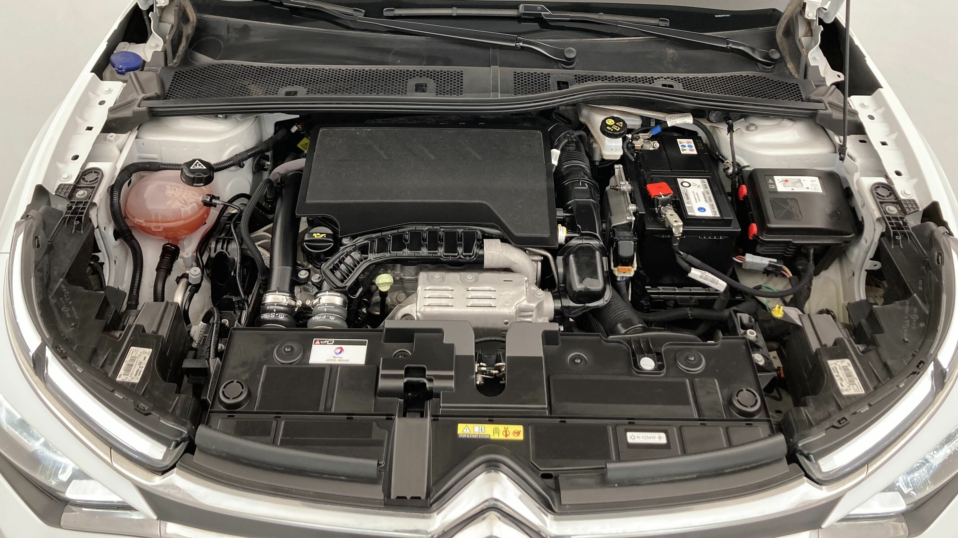 citroen c4 feel pack 1.2 PURETECH 130 2023 blanco nacarado 19