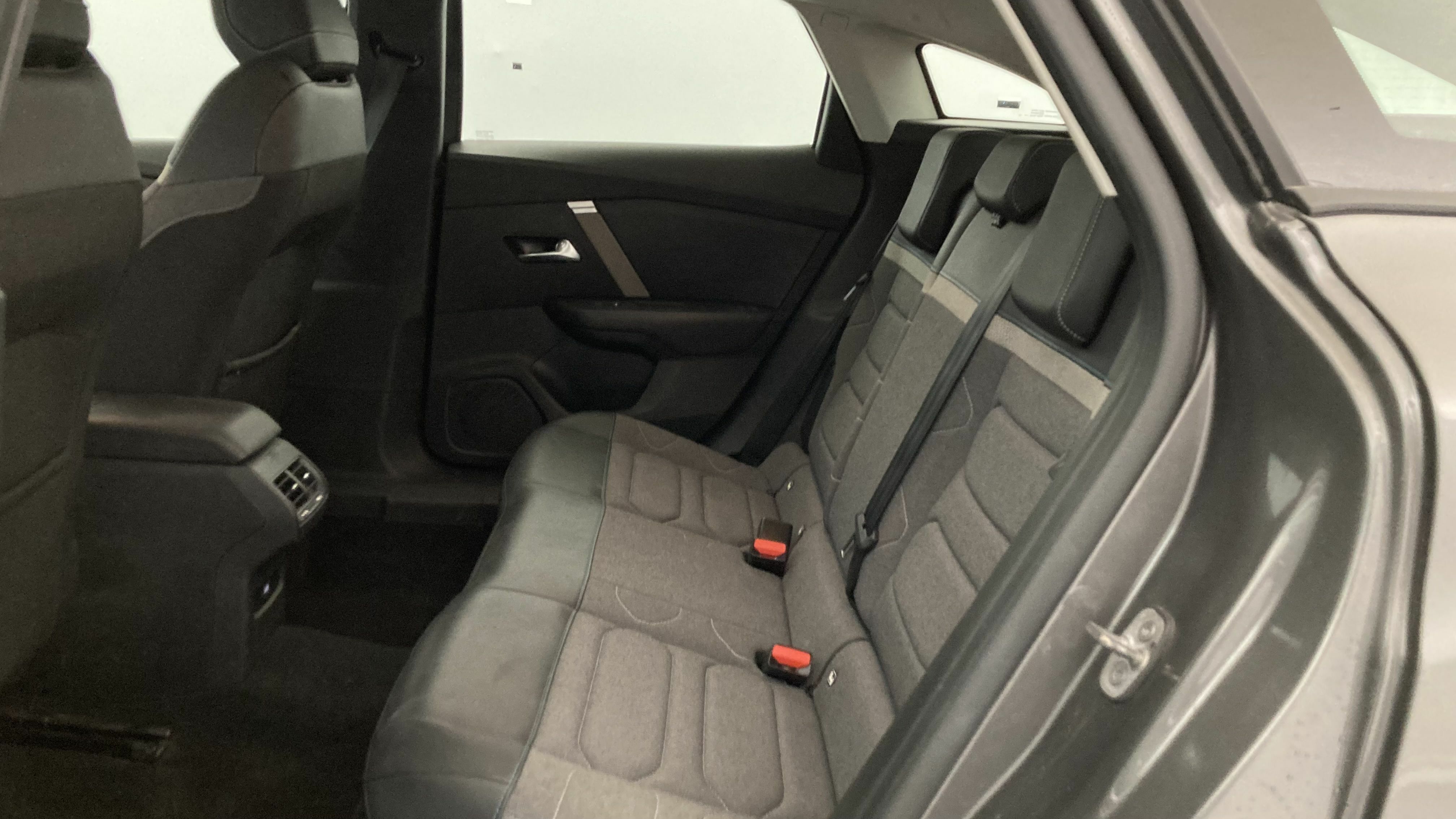 citroen c4 feel pack 1.2 PURETECH 130 2023 gris platino 21