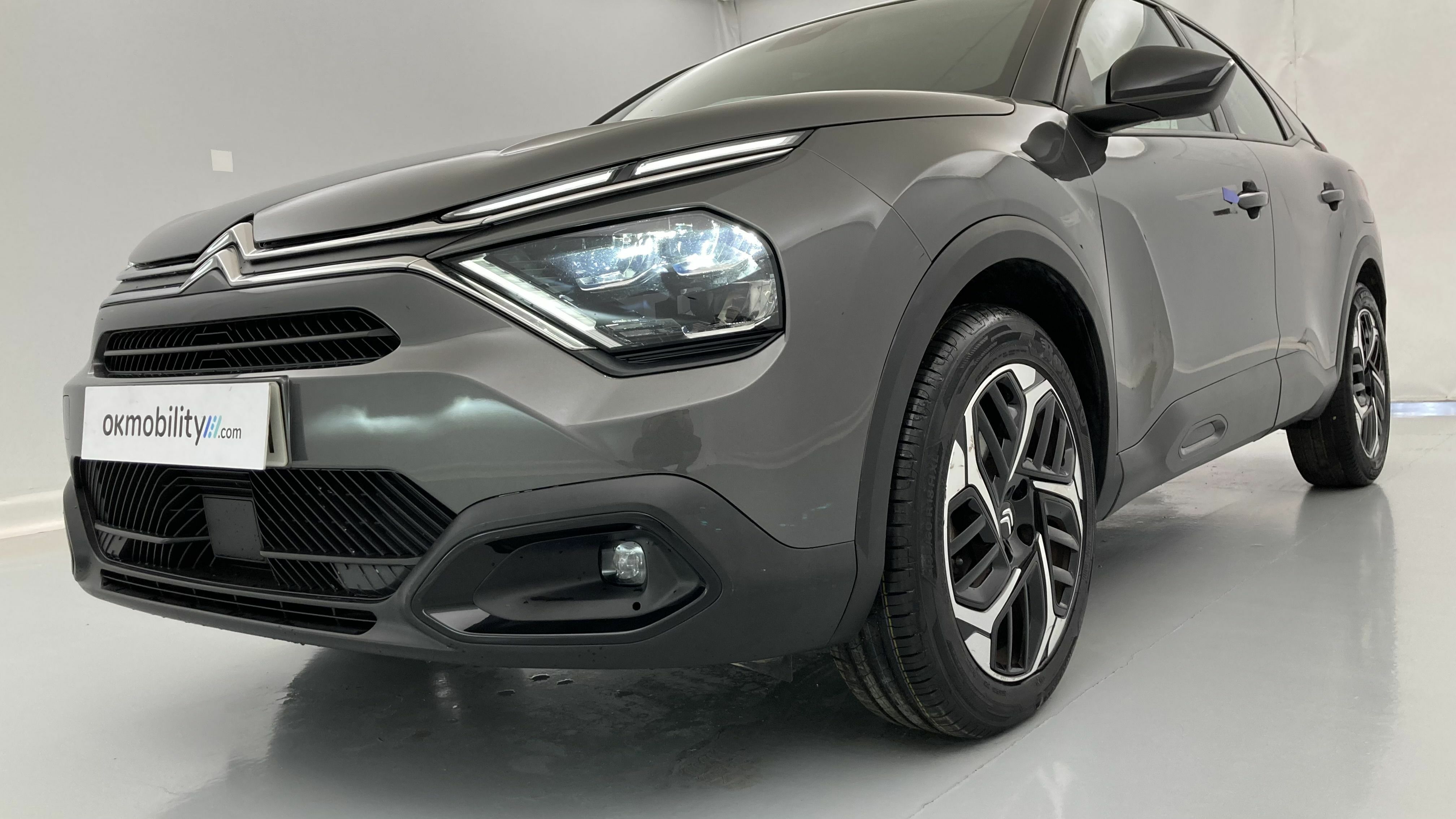 citroen c4 feel pack 1.2 PURETECH 130 2023 gris platino 26