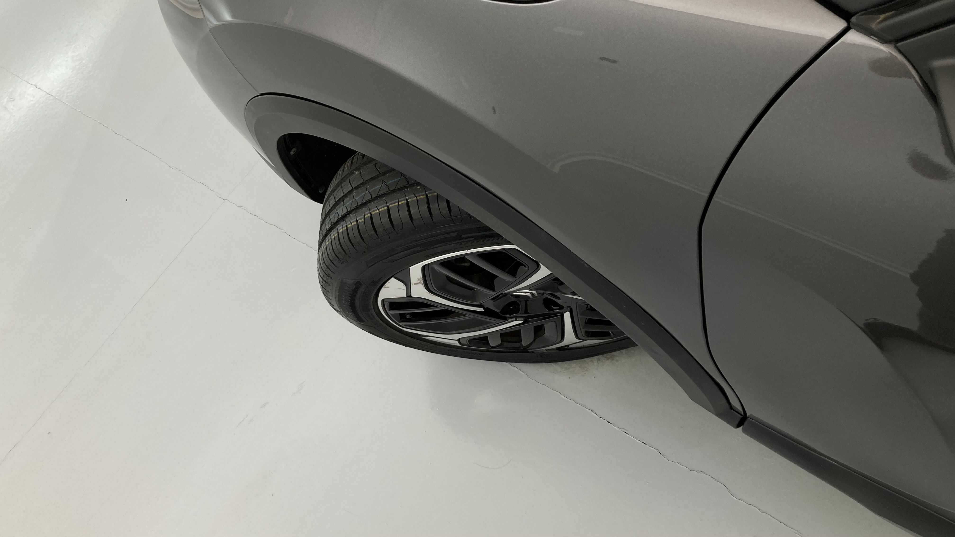 citroen c4 feel pack 1.2 PURETECH 130 2023 gris platino 28