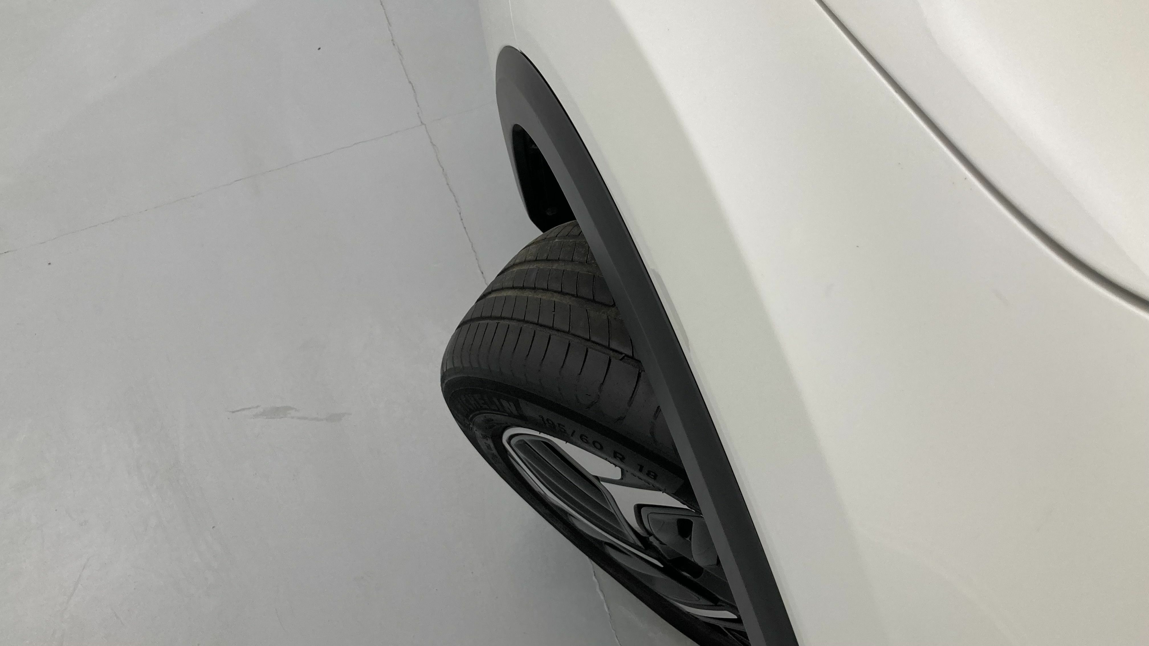 citroen c4 feel pack 1.2 PURETECH 130 2023 blanco nacarado 28