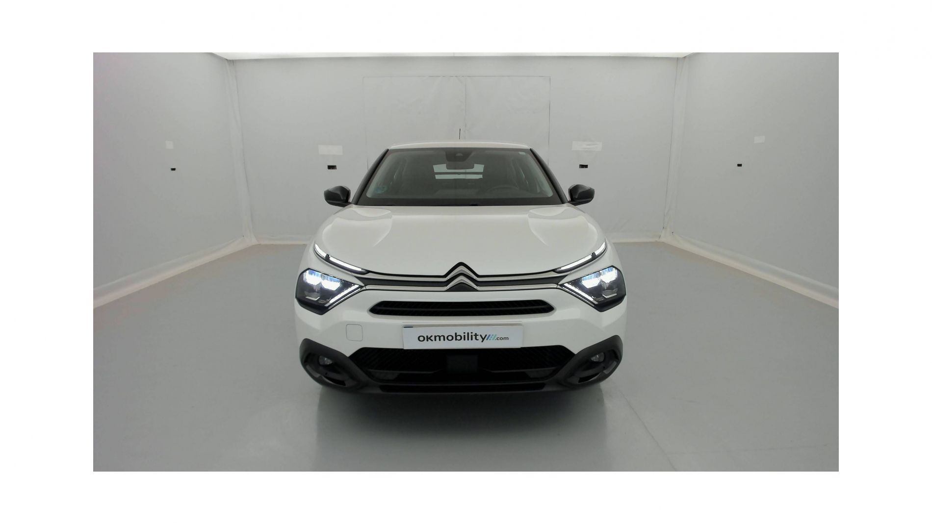 citroen c4 feel pack 1.2 PURETECH 130 2023 blanco nacarado 4