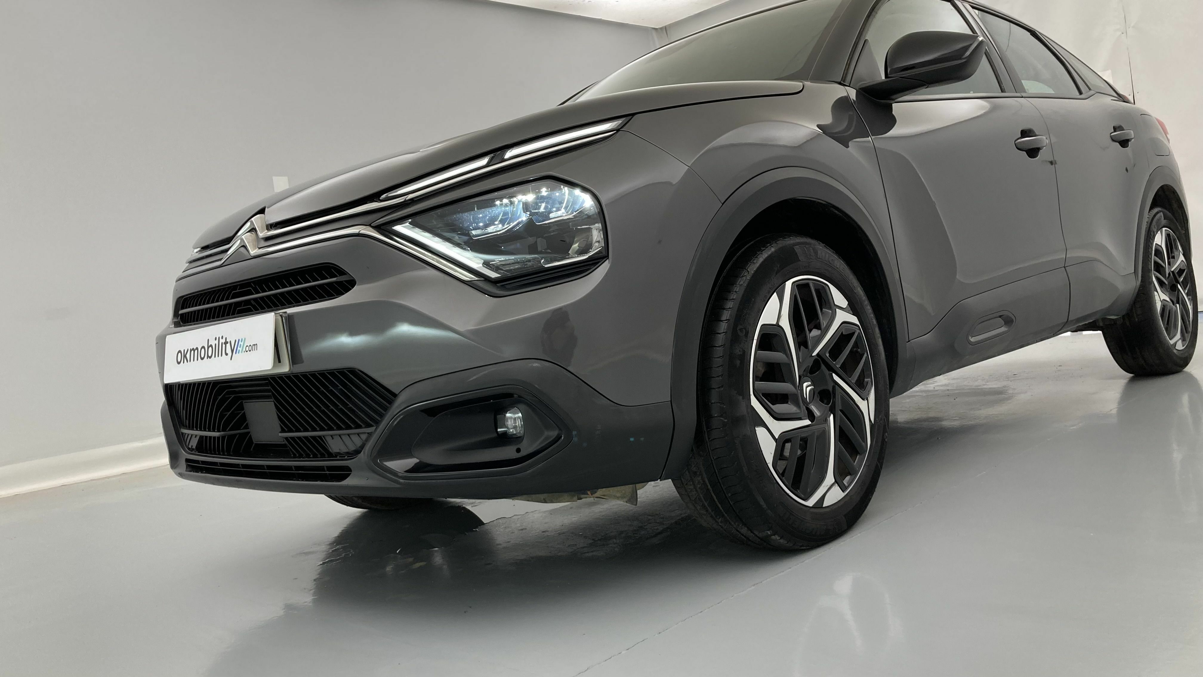 citroen c4 feel pack 1.2 PURETECH 130 2023 gris platino 26