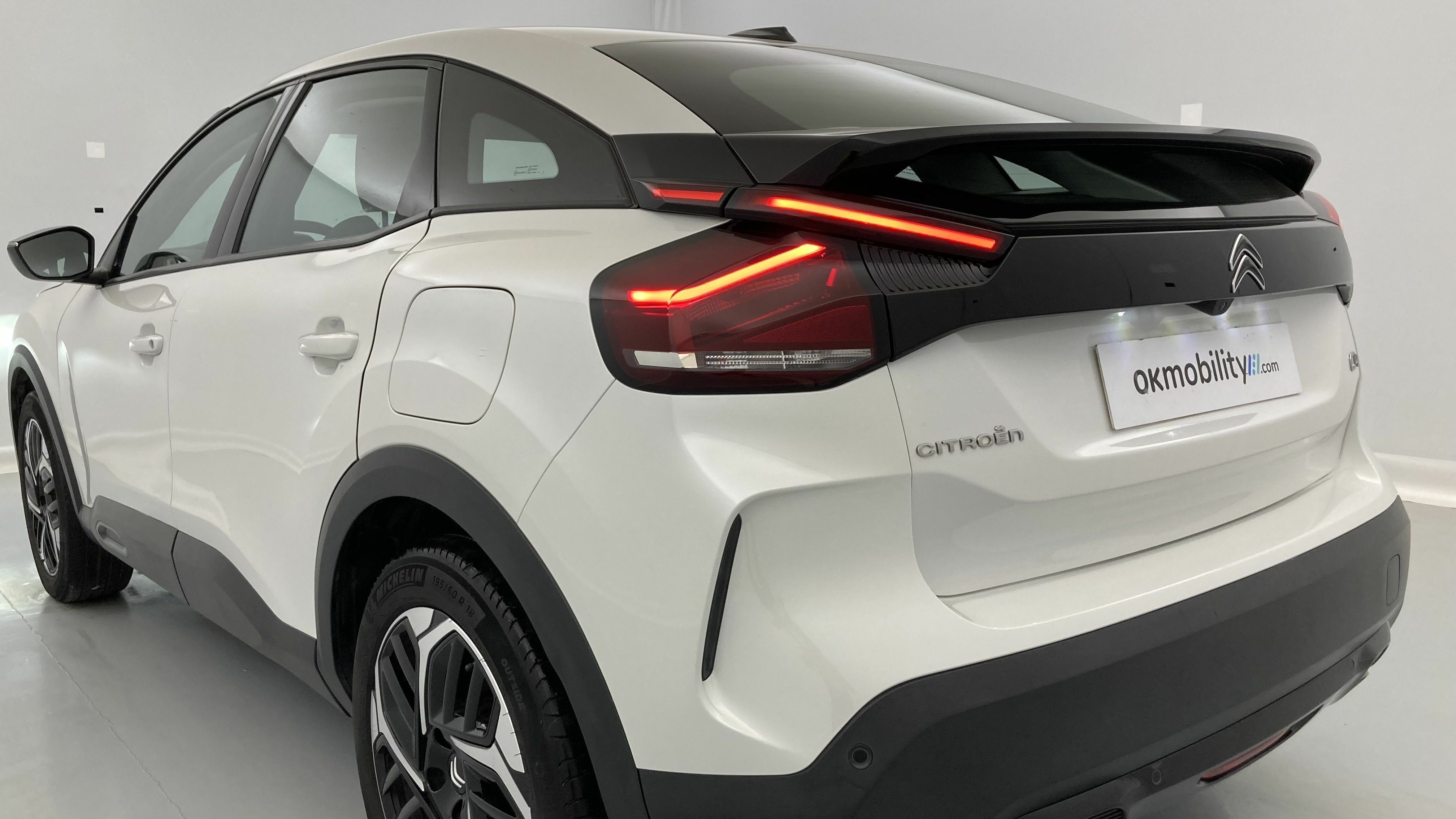 citroen c4 feel pack 1.2 PURETECH 130 2023 blanco nacarado 28