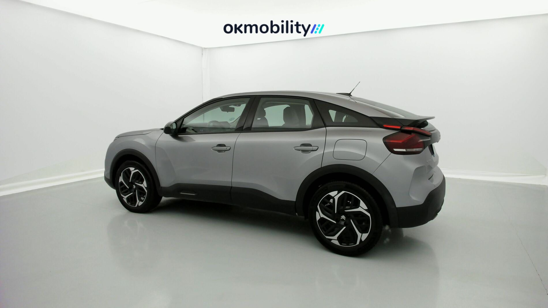 citroen c4 feel pack 1.2 PURETECH 130 2023 gris acero 8