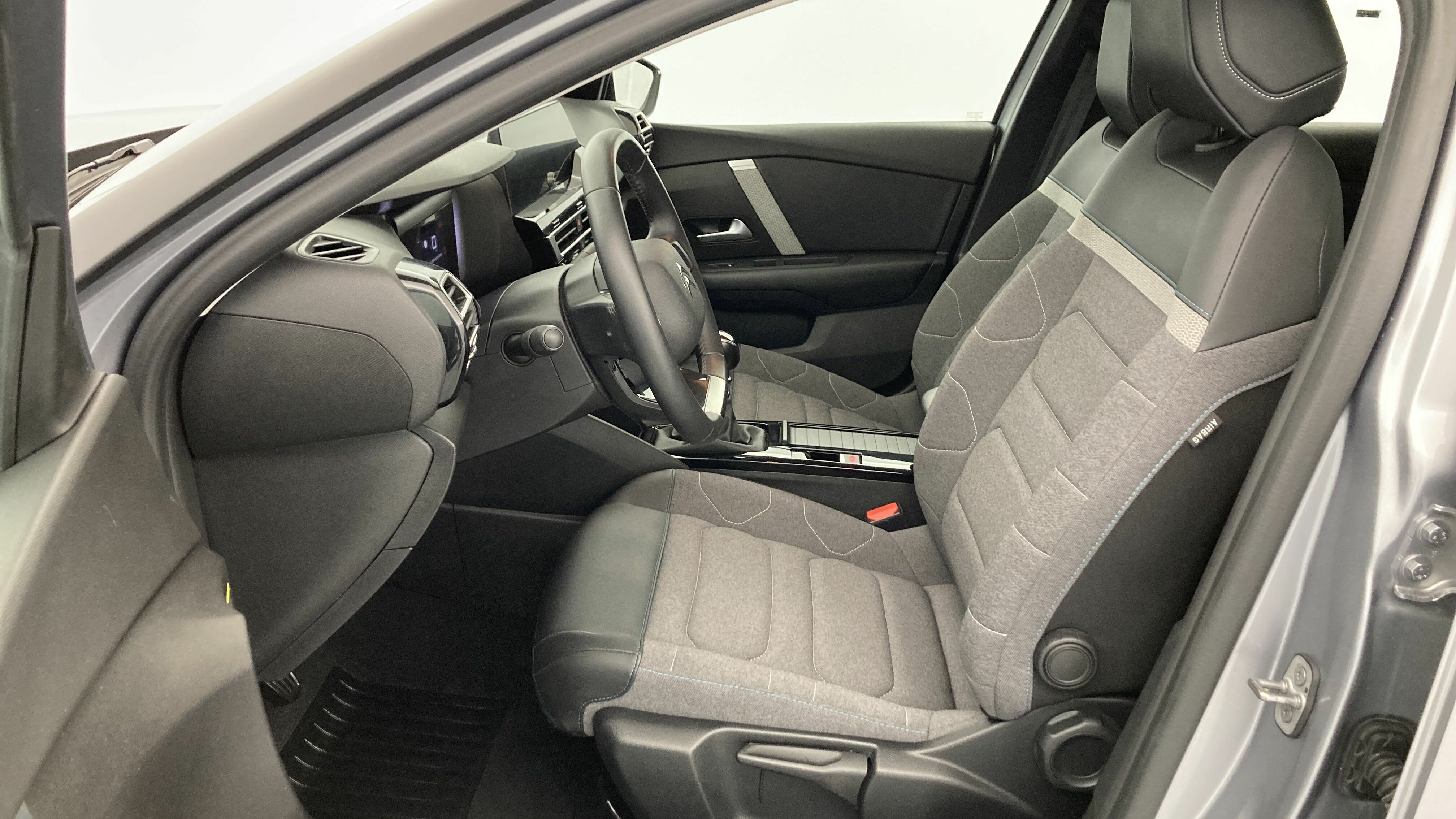 citroen c4 feel pack 1.2 PURETECH 130 2023 gris acero 14