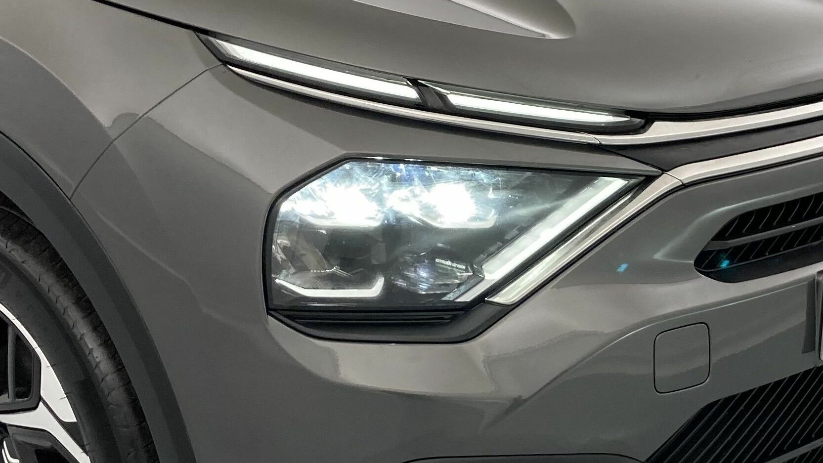 citroen c4 feel pack 1.2 PURETECH 130 2023 gris platino 24