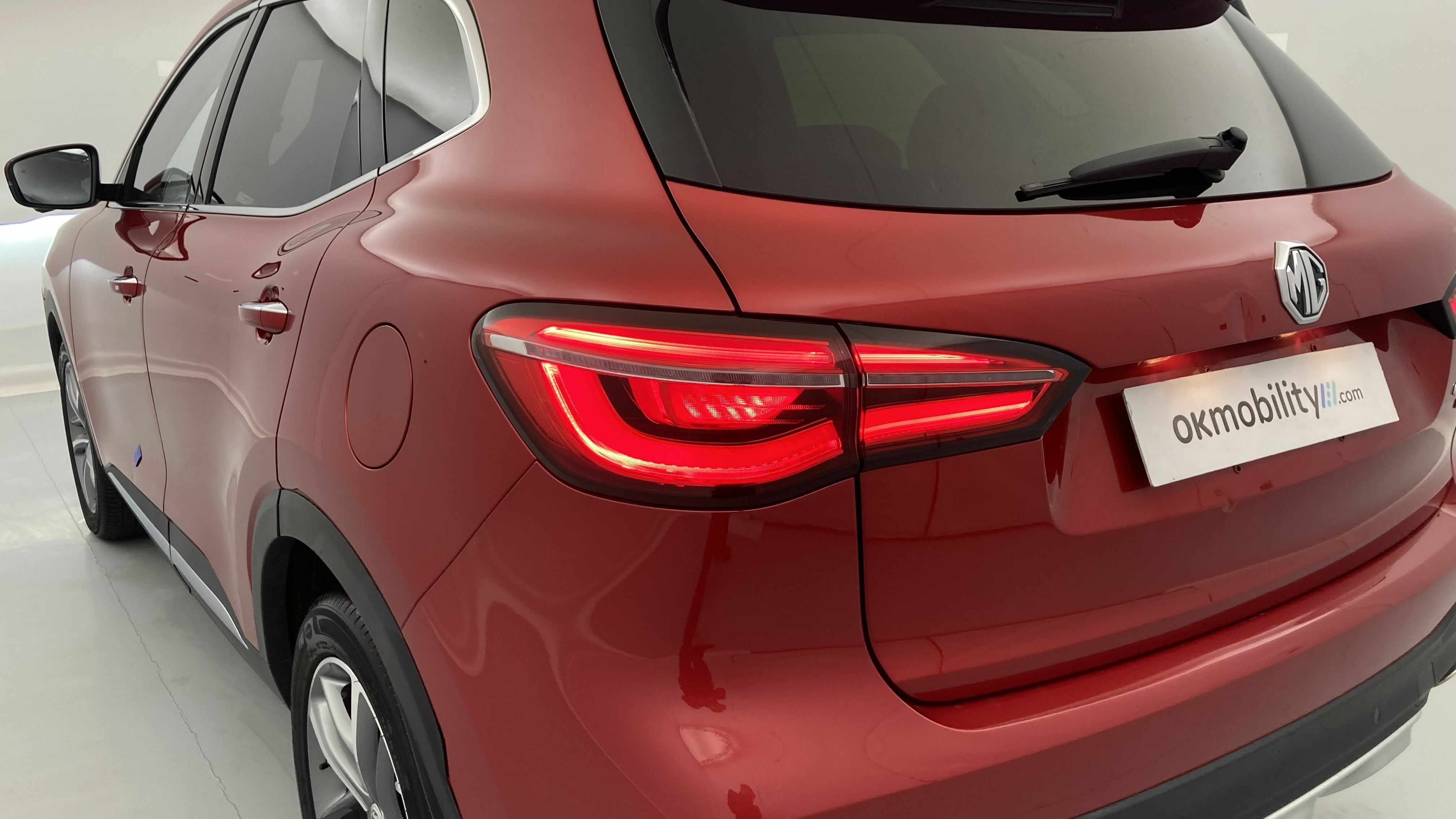 mg ehs phev luxury 1.5 T-GDI 258 PHEV 2023 red 29