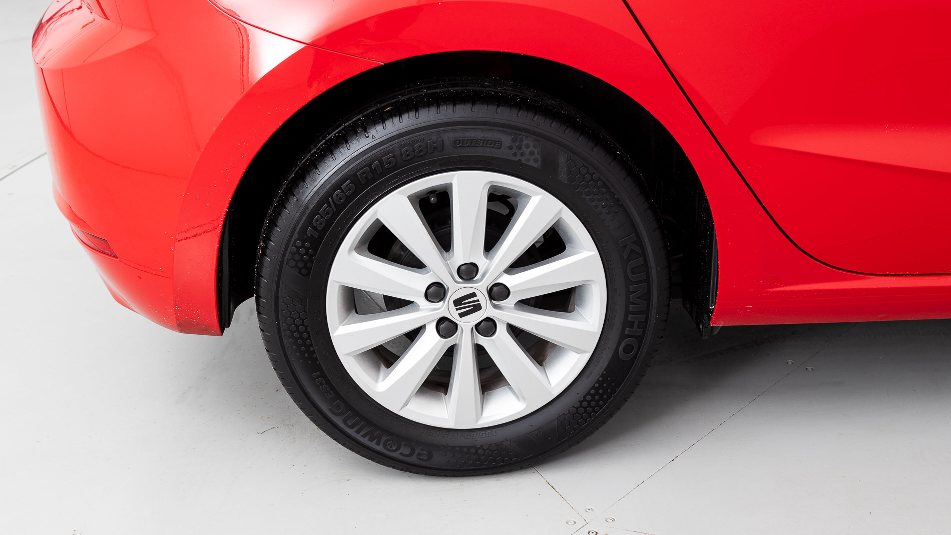 seat ibiza style 1.0 MPI 80 2023 rojo 26