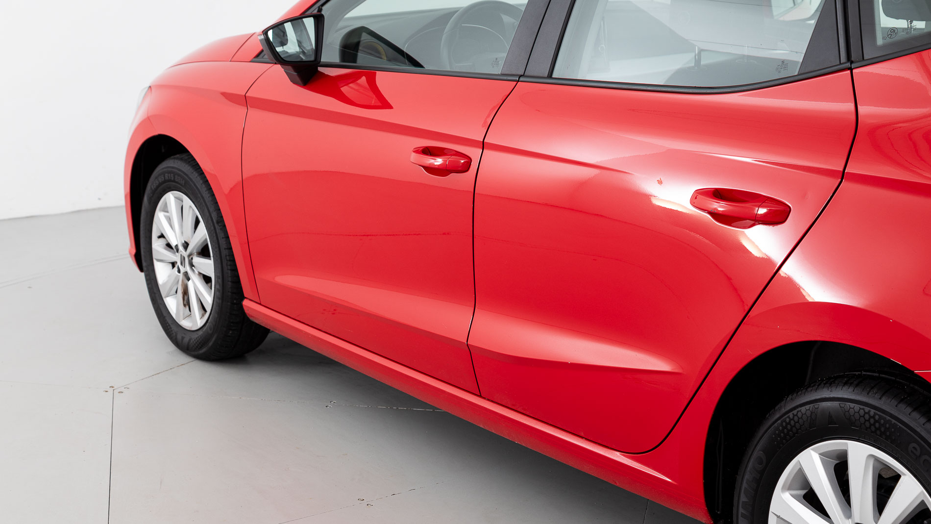 seat ibiza style 1.0 MPI 80 2023 rojo 37