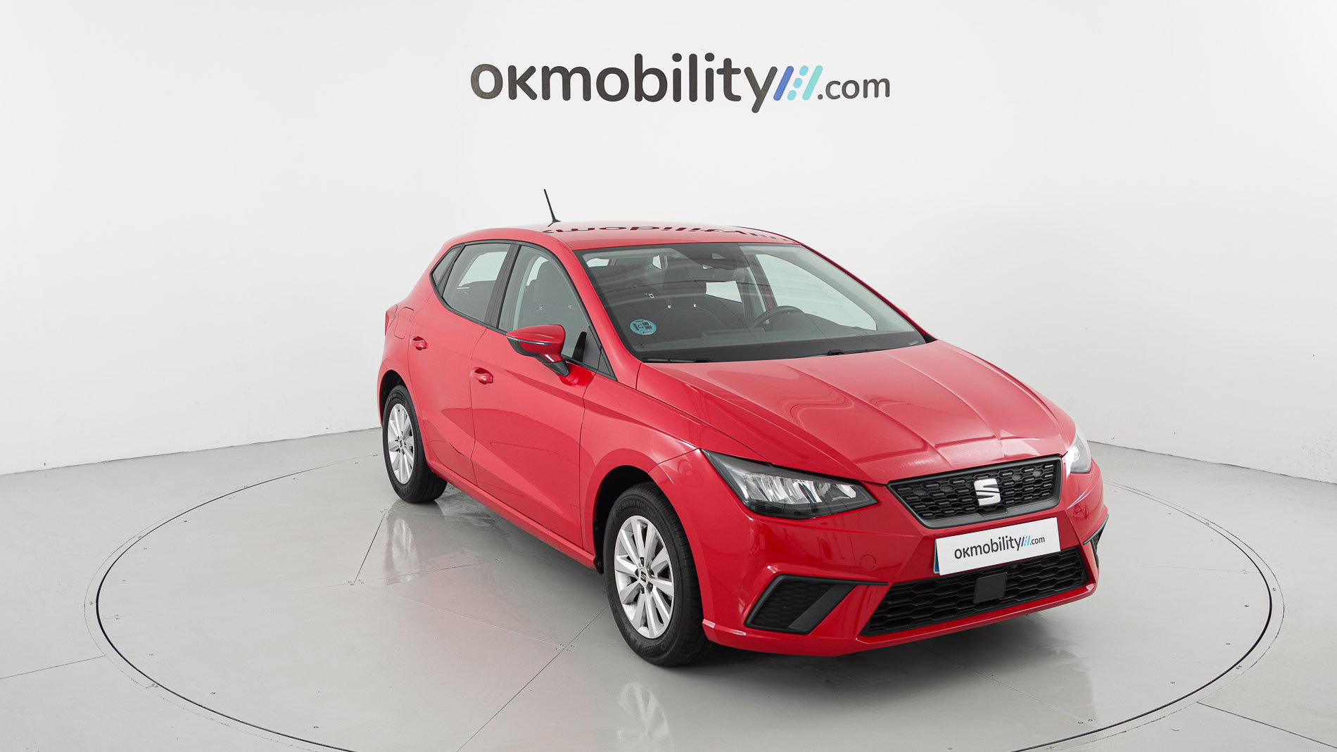 seat ibiza style 1.0 MPI 80 2023 rojo 4