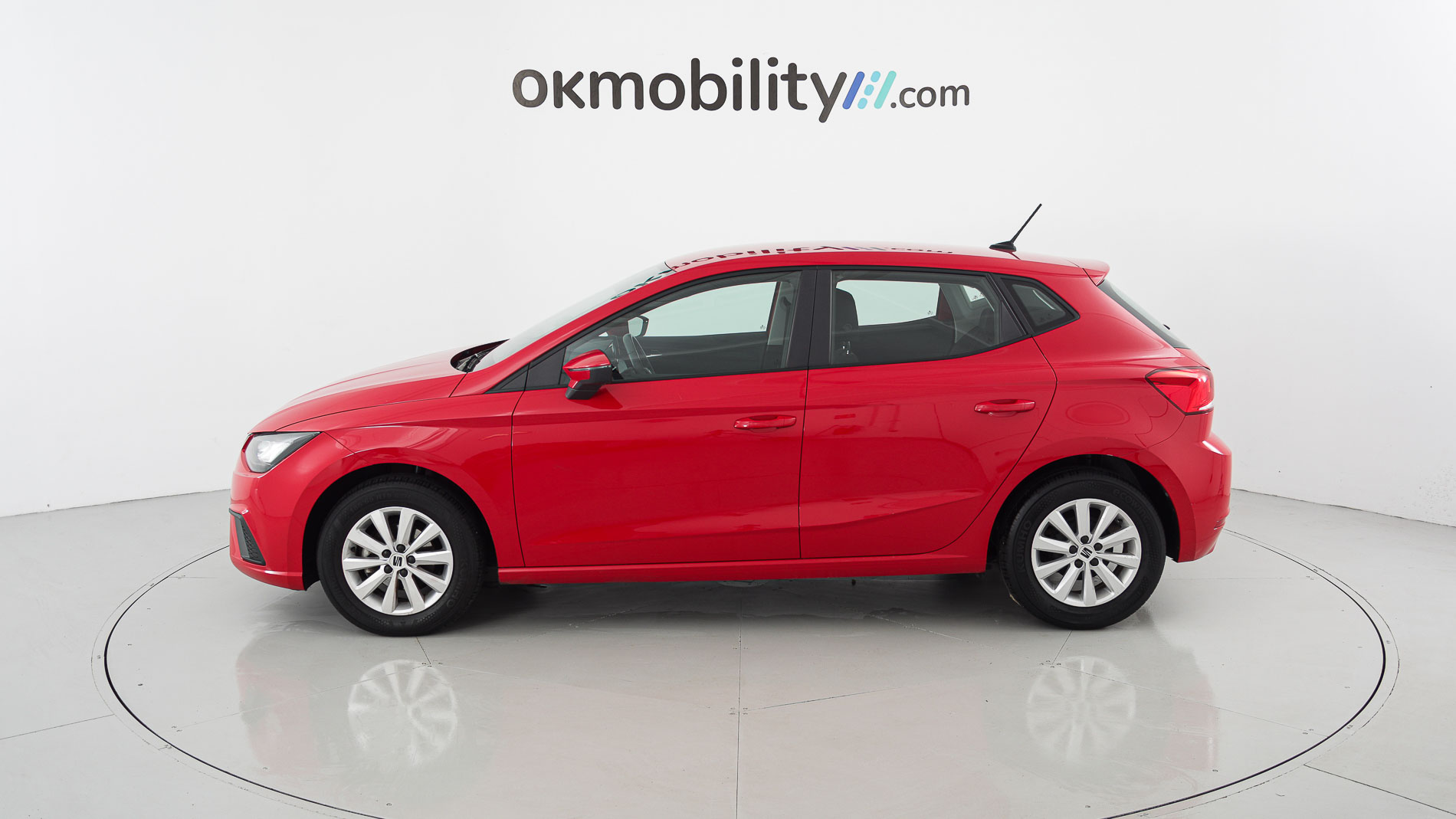 seat ibiza style 1.0 MPI 80 2023 rojo 8