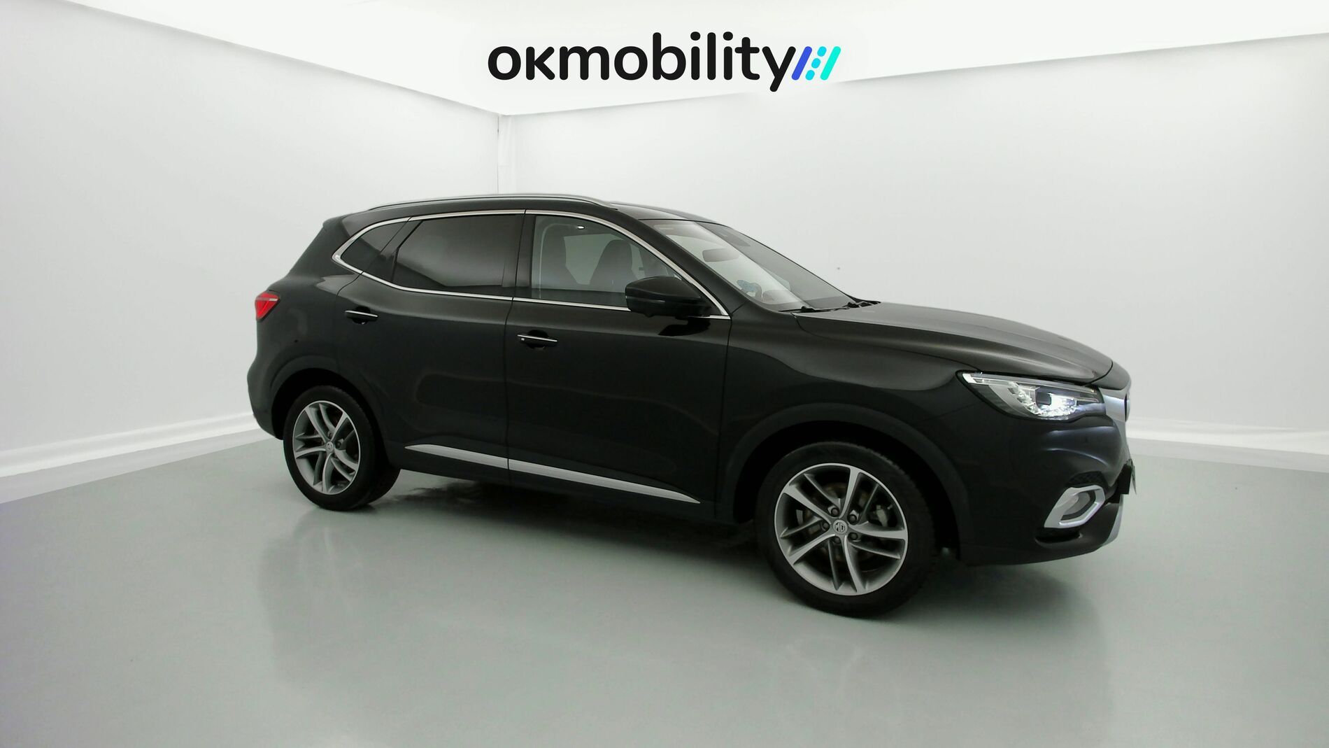 mg hs luxury 1.5 T-GDI 162 AT 2023 pebble black 2