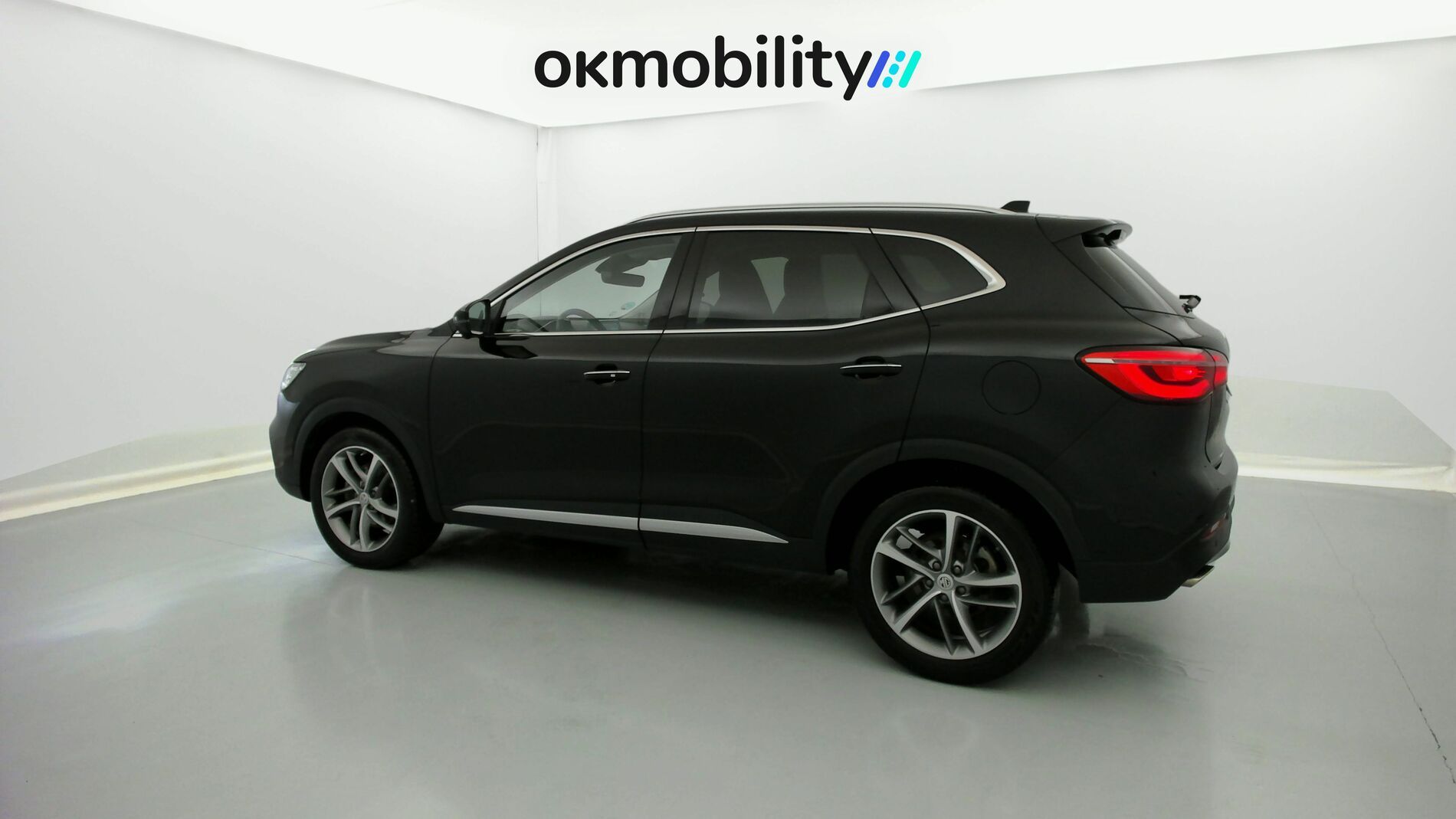 mg hs luxury 1.5 T-GDI 162 AT 2023 pebble black 7