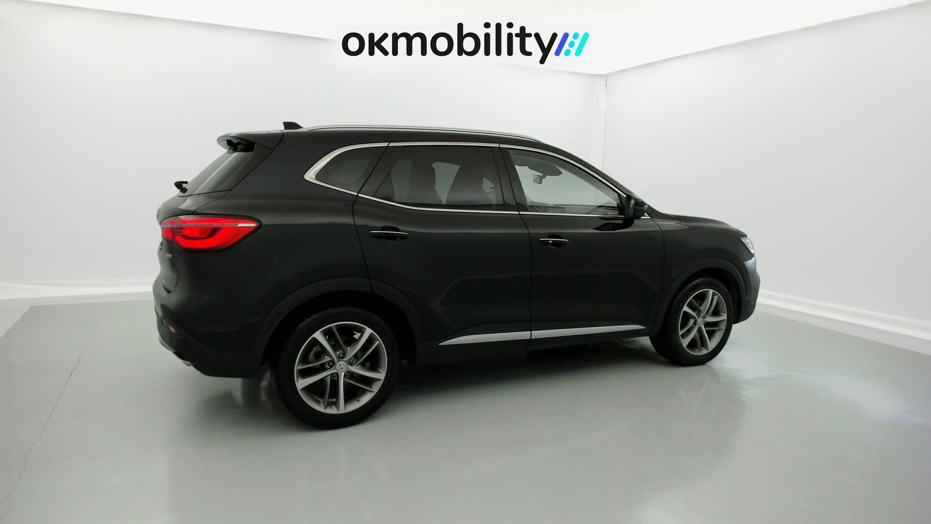 mg hs luxury 1.5 T-GDI 162 AT 2023 pebble black 11