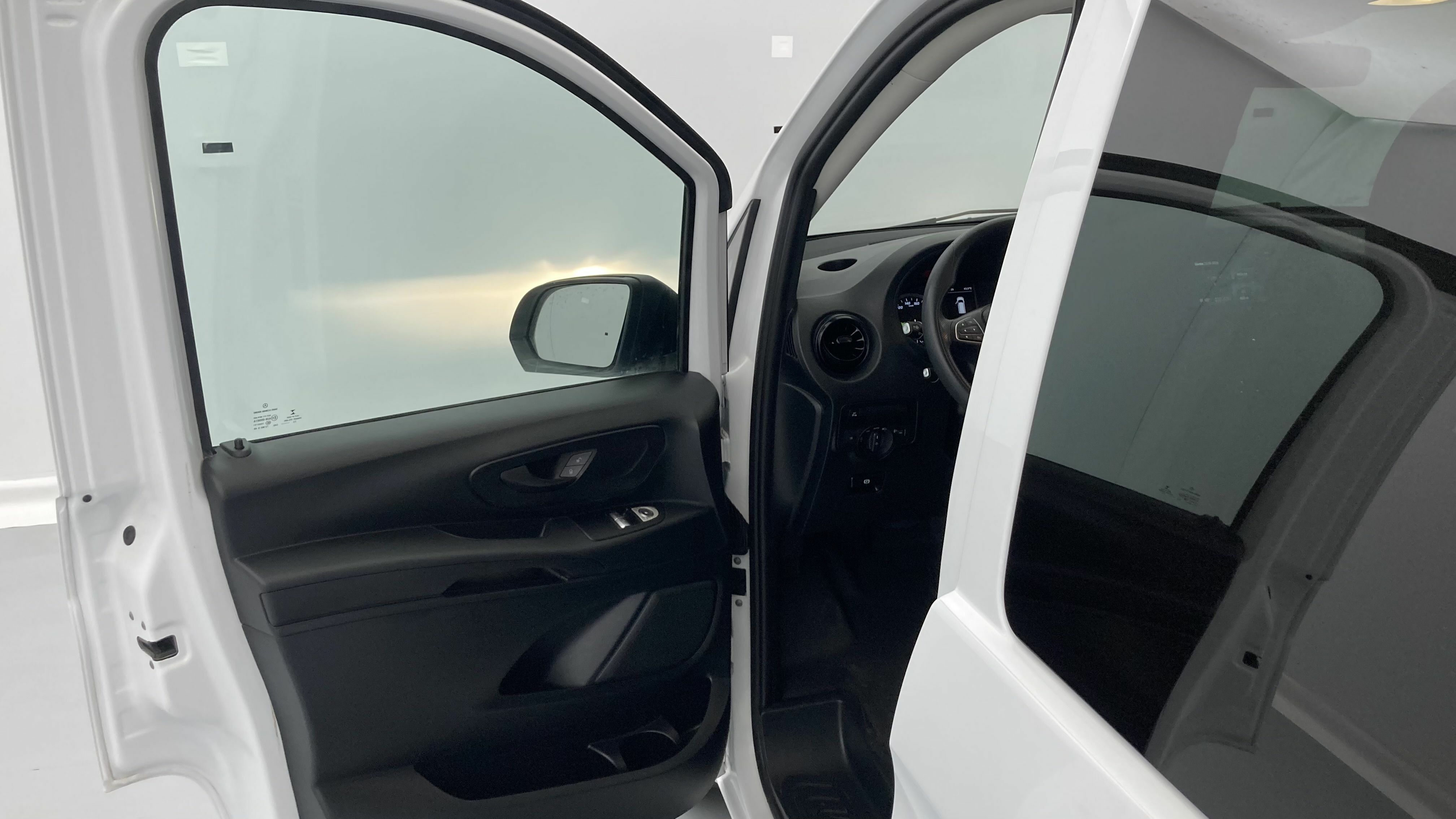 mercedes benz vito combi pro largo 114 CDI 136 G-TRONIC 2023 blanco arctic 13