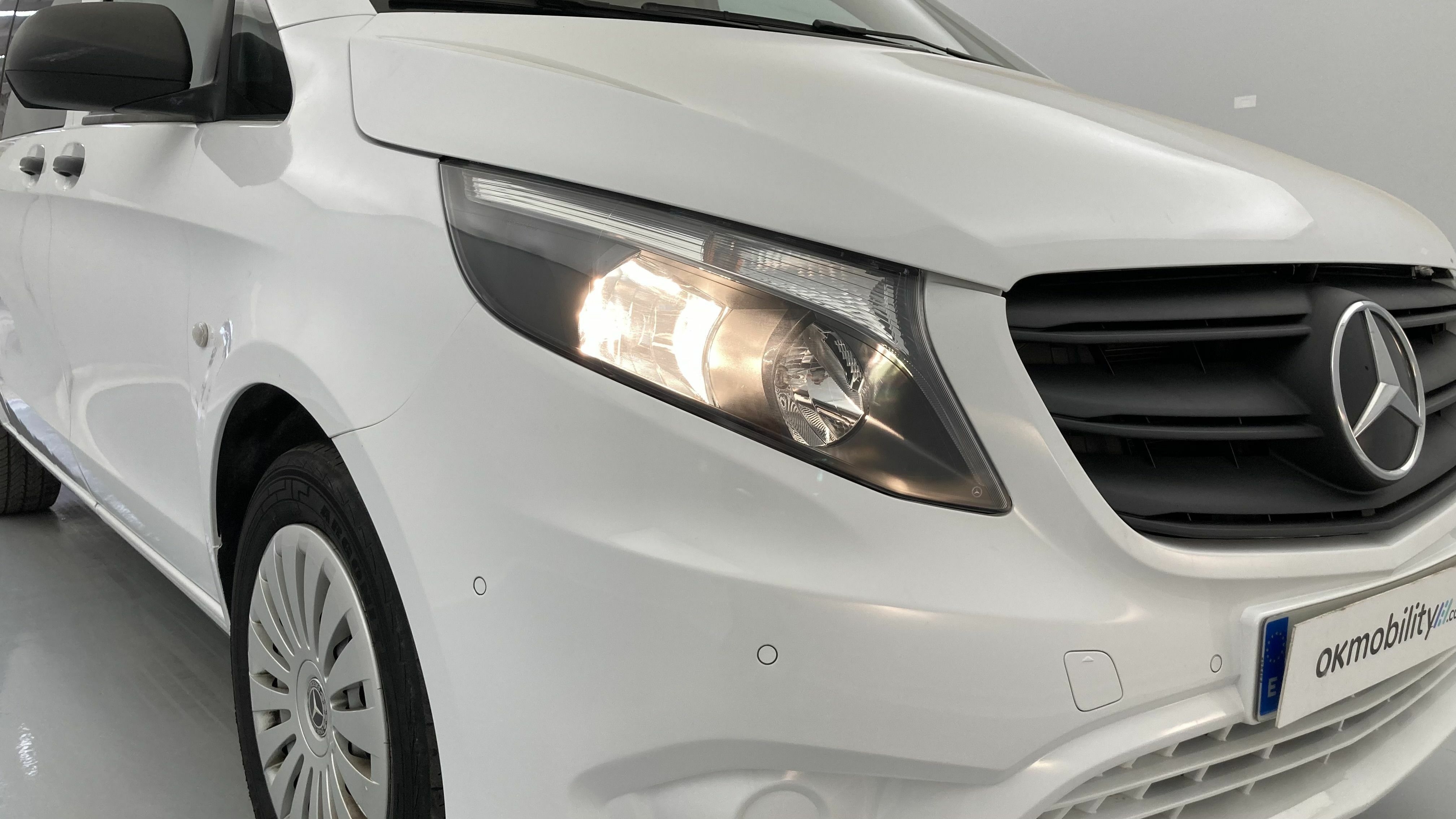 mercedes benz vito combi pro largo 114 CDI 136 G-TRONIC 2023 blanco arctic 29