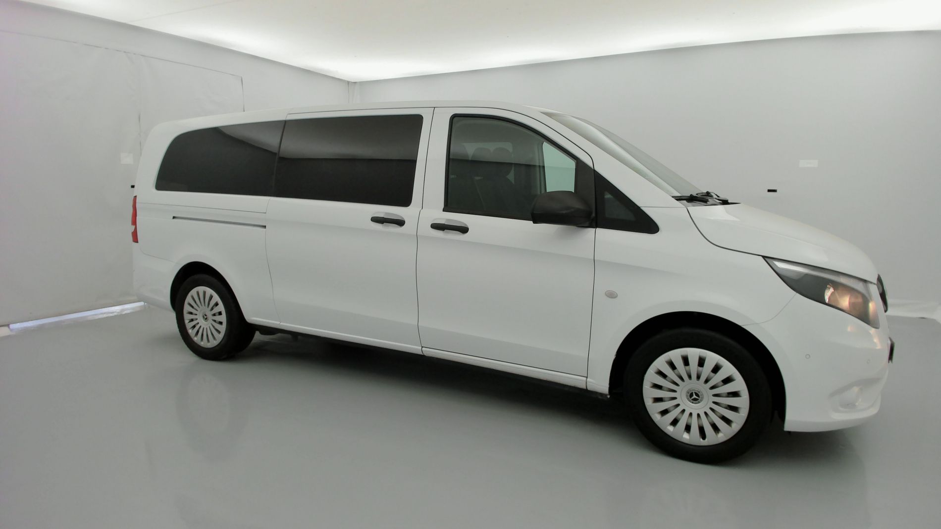mercedes benz vito combi pro largo 114 CDI 136 G-TRONIC 2023 blanco arctic 2