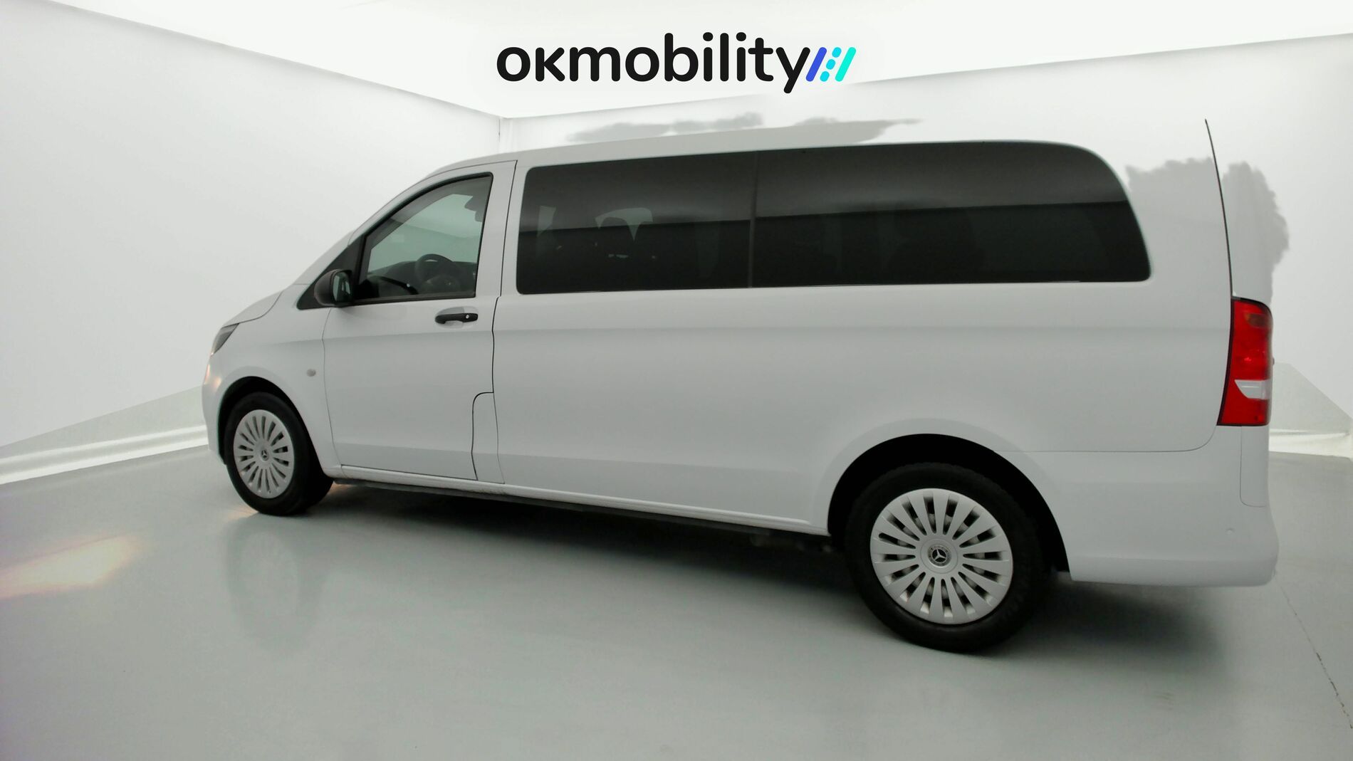 mercedes benz vito combi pro largo 114 CDI 136 G-TRONIC 2023 blanco arctic 8