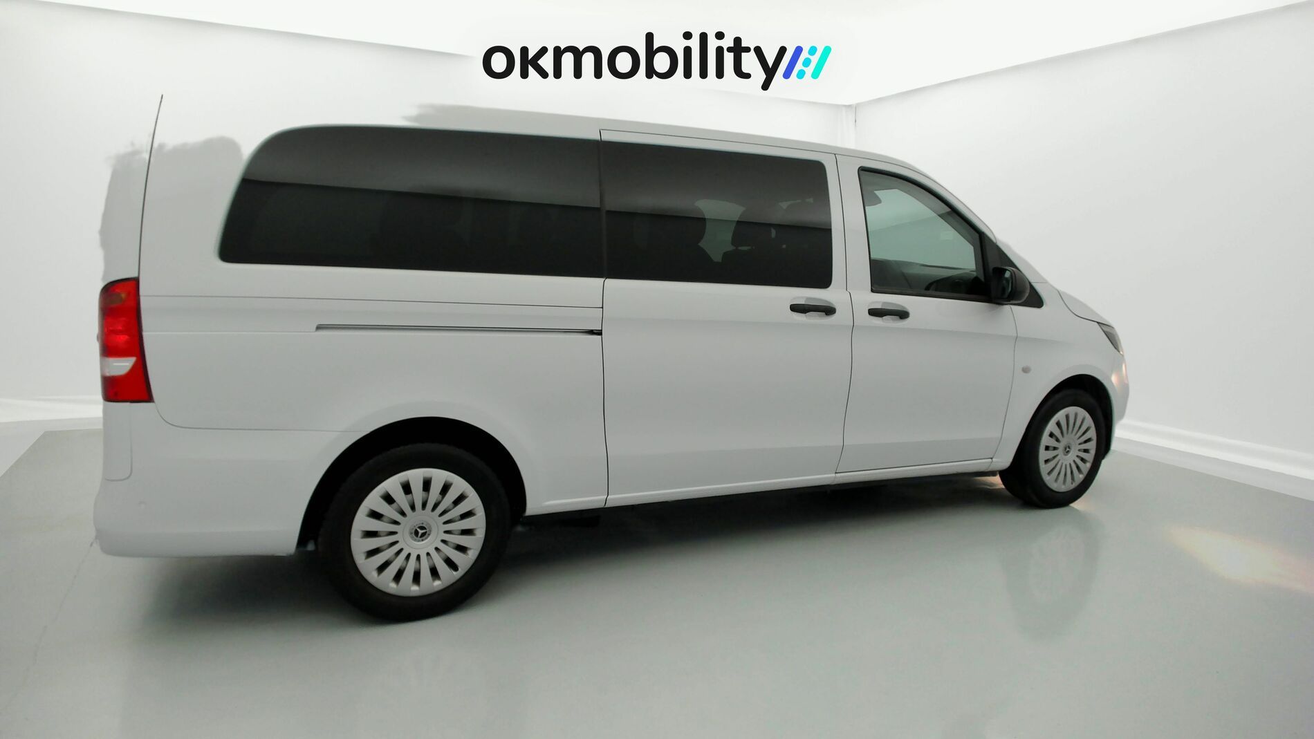 mercedes benz vito combi pro largo 114 CDI 136 G-TRONIC 2023 blanco arctic 12