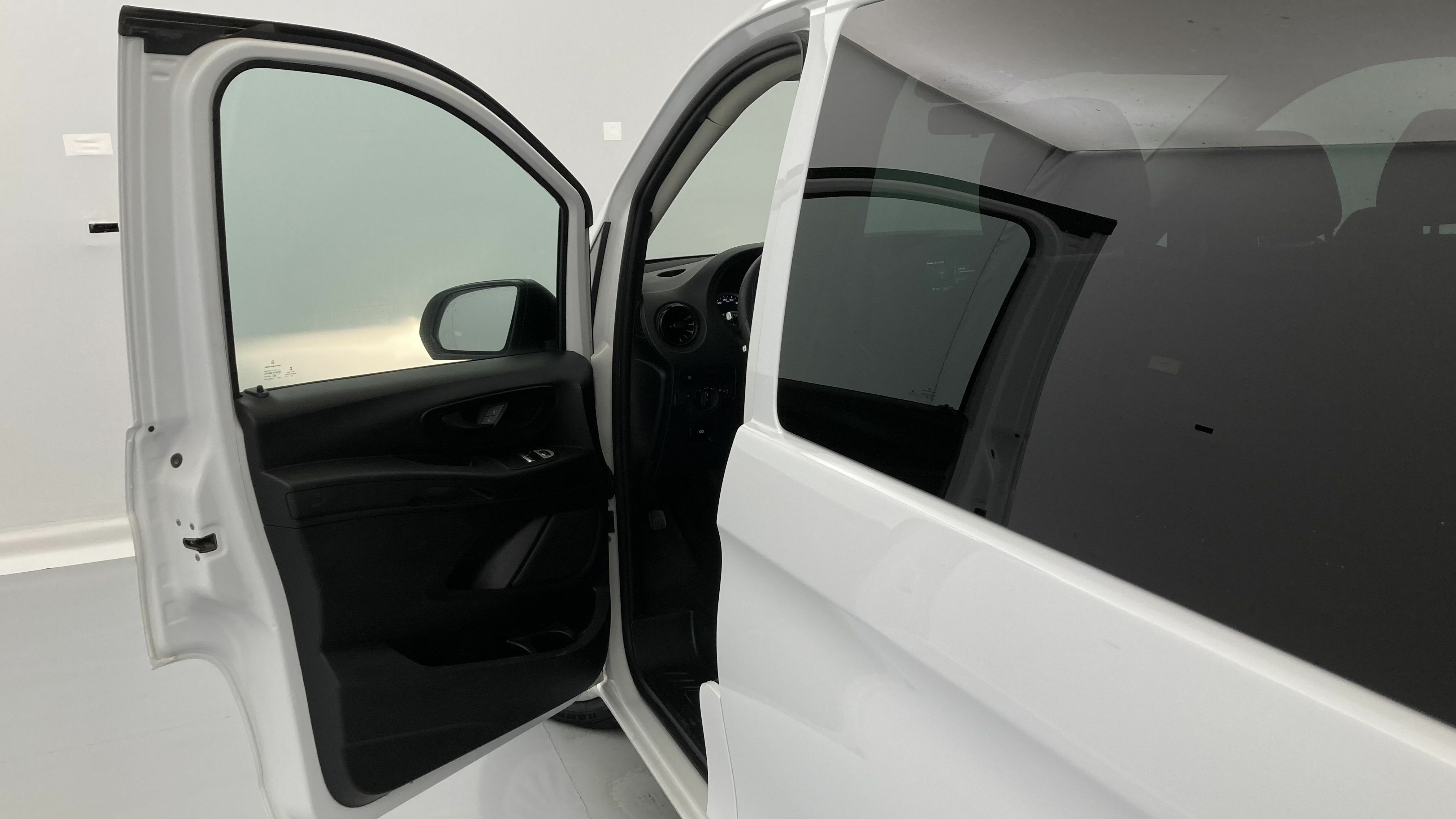 mercedes benz vito combi pro largo 114 CDI 136 G-TRONIC 2023 blanco arctic 13