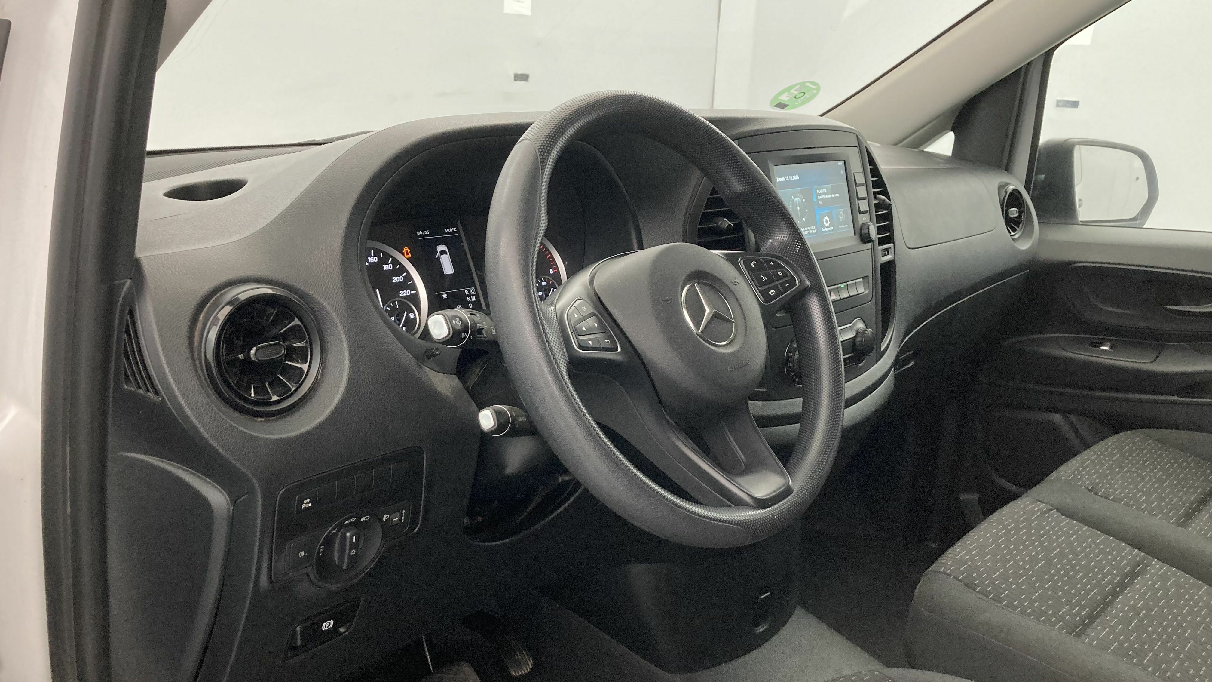mercedes benz vito combi pro largo 114 CDI 136 G-TRONIC 2023 blanco arctic 15