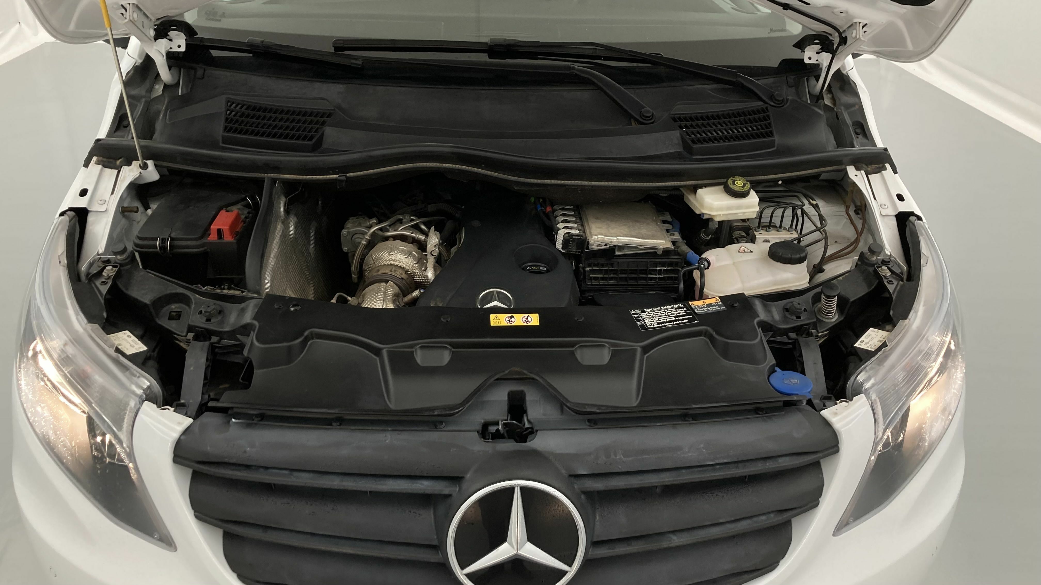 mercedes benz vito combi pro largo 114 CDI 136 G-TRONIC 2023 blanco arctic 25