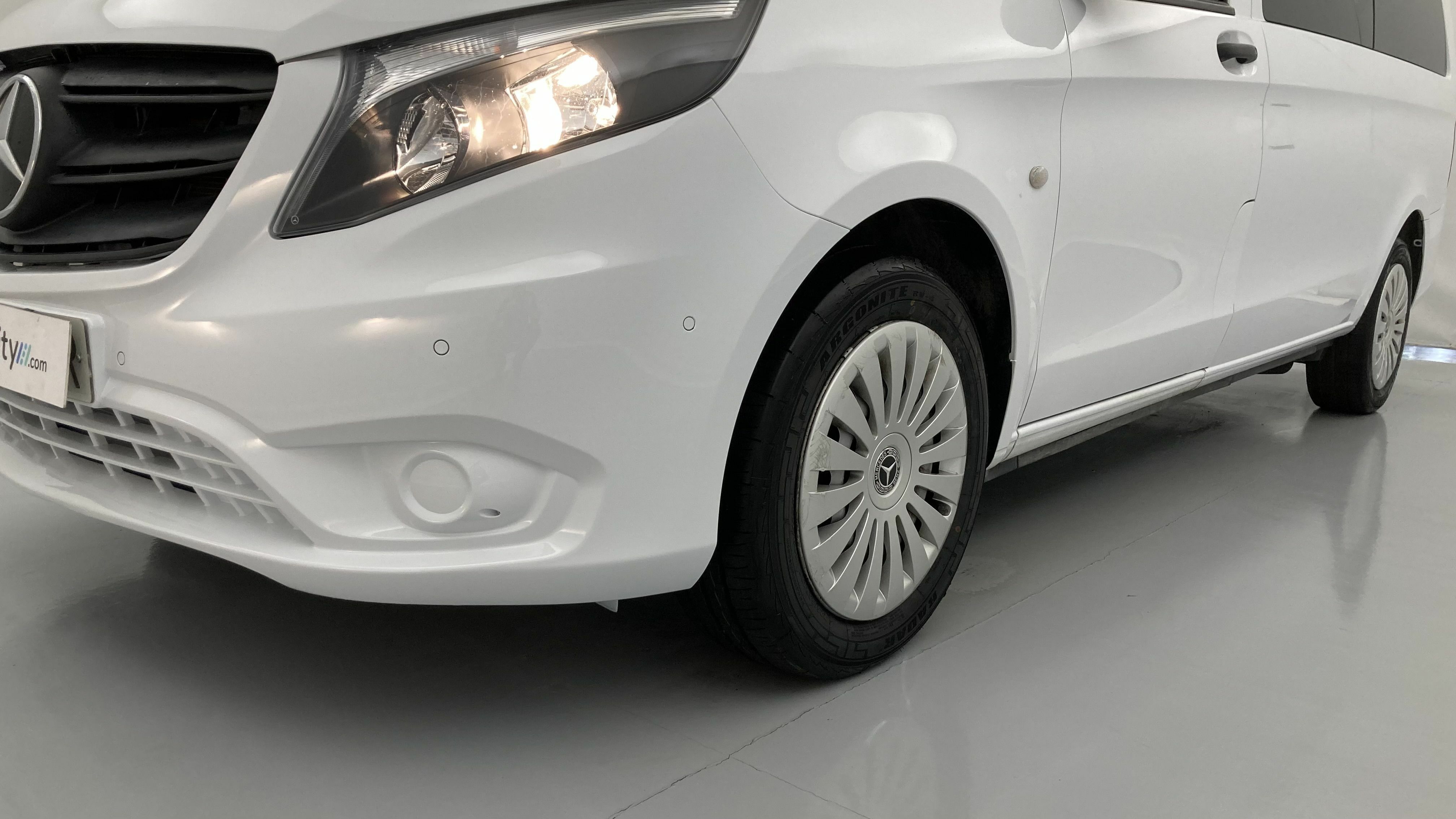 mercedes benz vito combi pro largo 114 CDI 136 G-TRONIC 2023 blanco arctic 26