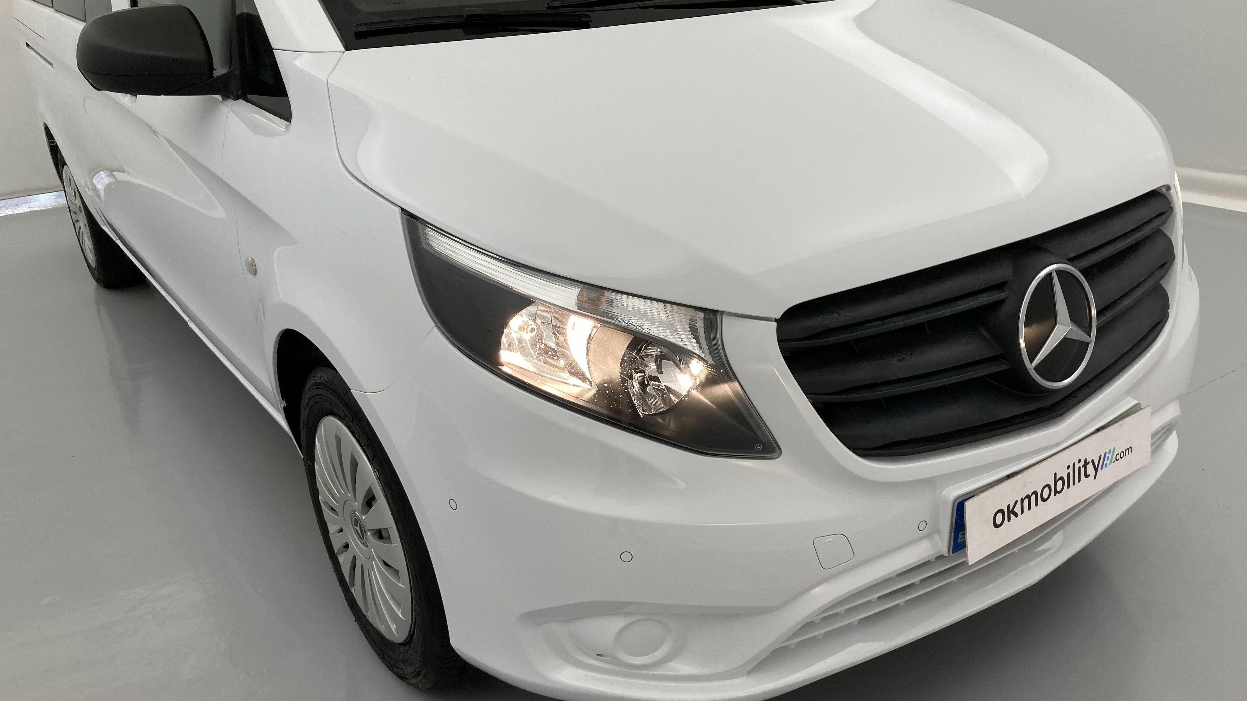 mercedes benz vito combi pro largo 114 CDI 136 G-TRONIC 2023 blanco arctic 29