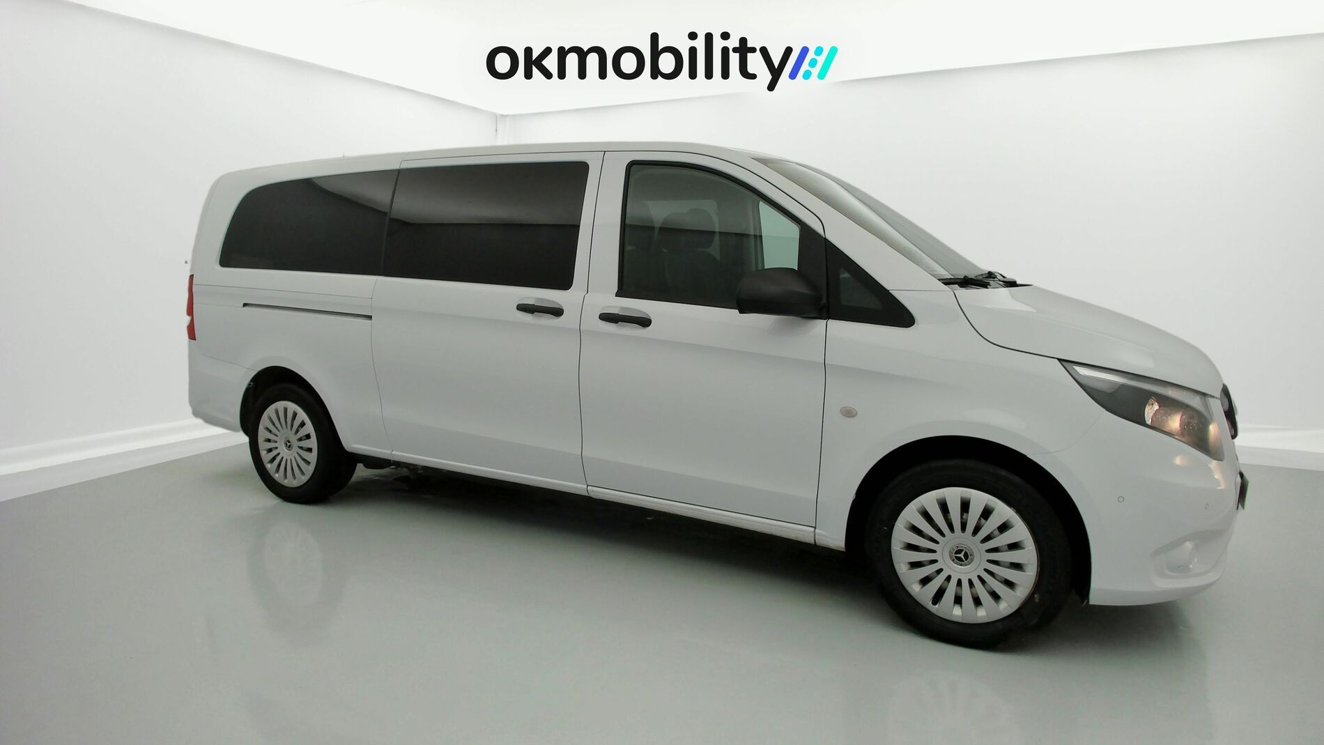 mercedes benz vito combi pro largo 114 CDI 136 G-TRONIC 2023 blanco arctic 2