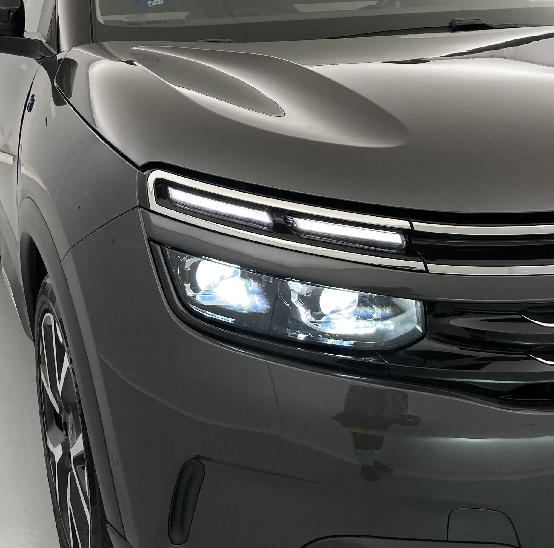 citroen c5 aircross shine 1.6 PURETECH HYBRID 225 E-EAT 2022 gris platino / negro 21