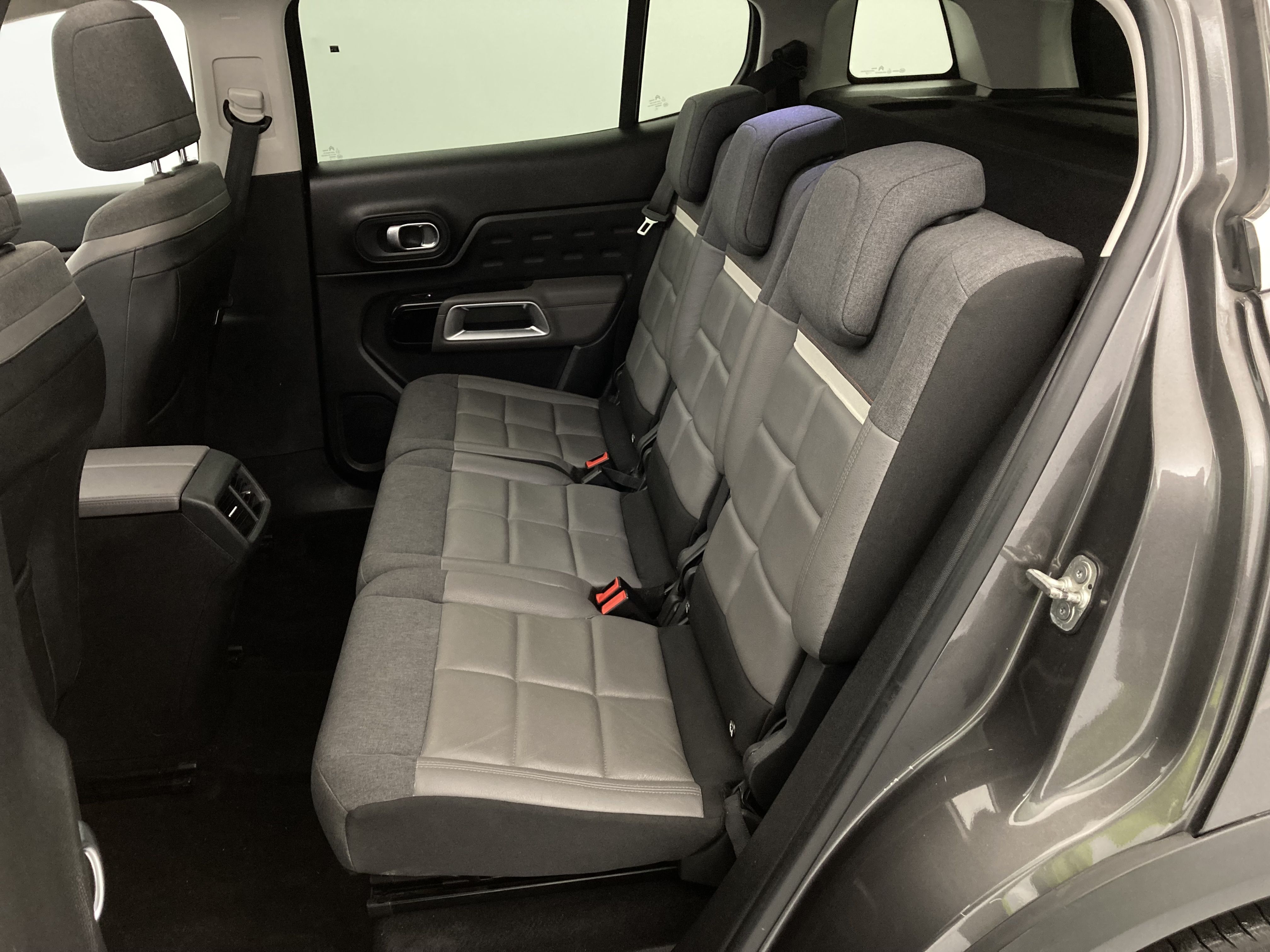 citroen c5 aircross shine 1.6 PURETECH HYBRID 225 E-EAT 2022 gris platino / negro 27