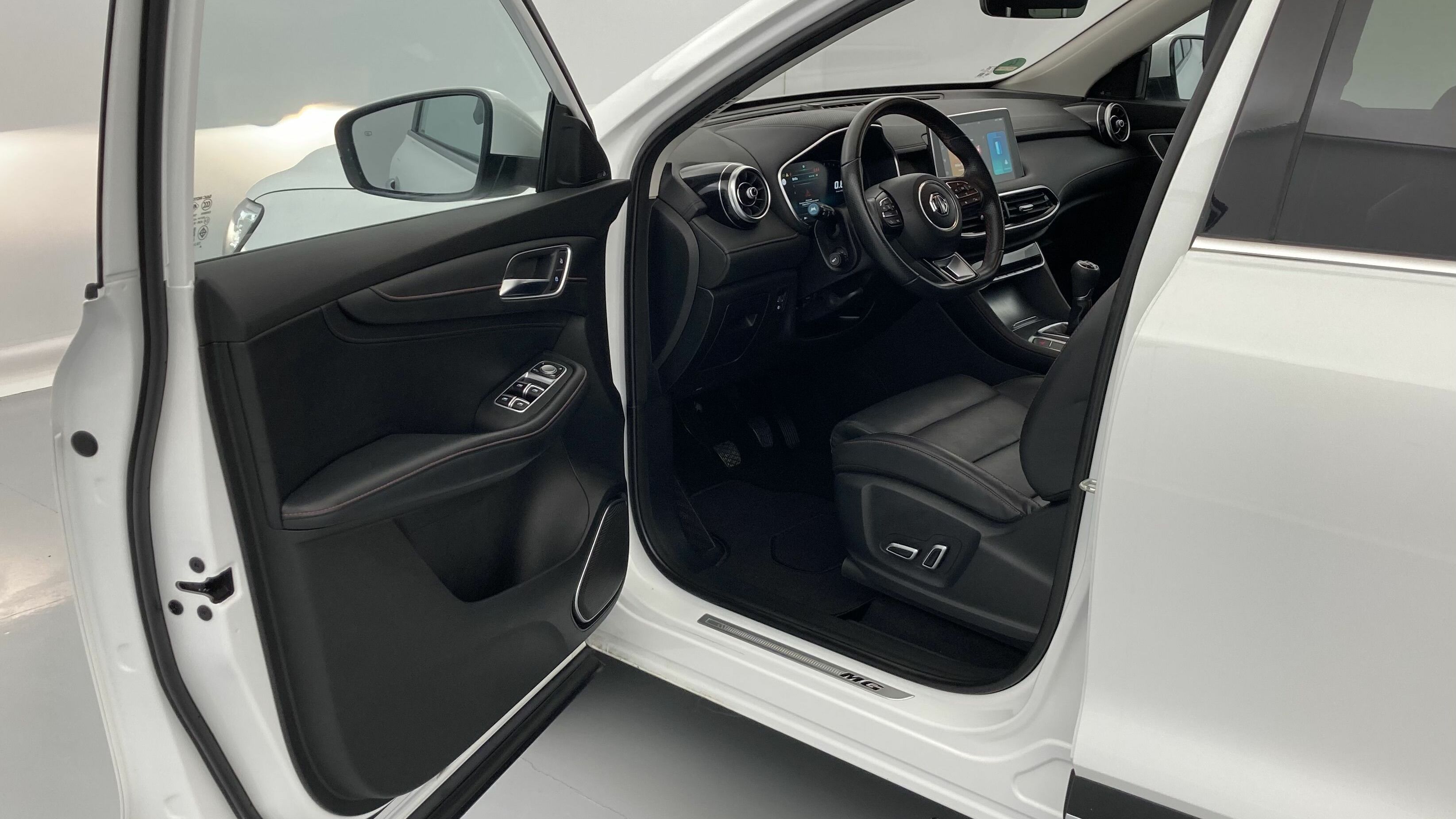 mg hs comfort 1.5 T-GDI 162 2023 dover white - wsb 13