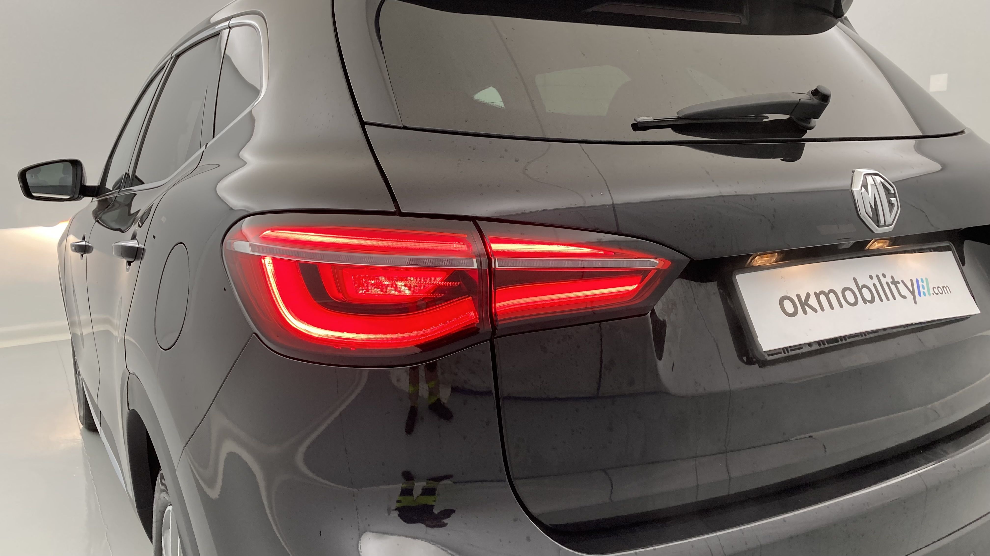 mg hs comfort 1.5 T-GDI 162 AT 2023 pebble black - pbc 19