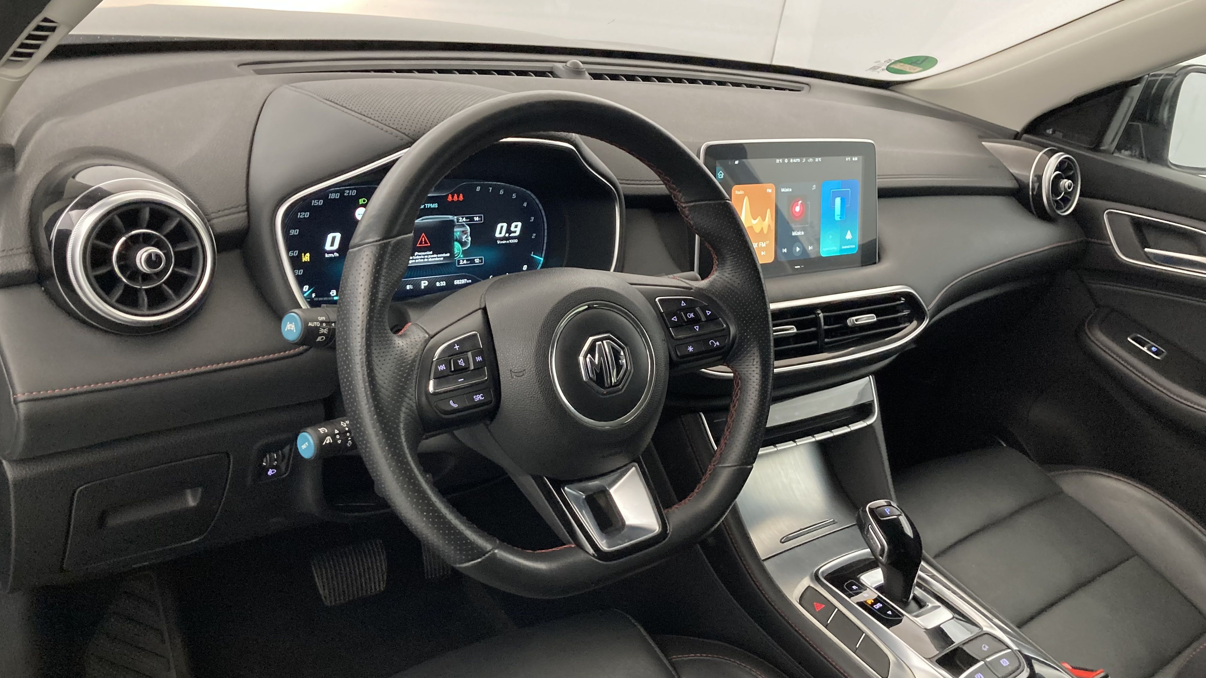 mg hs comfort 1.5 T-GDI 162 AT 2023 pebble black - pbc 22