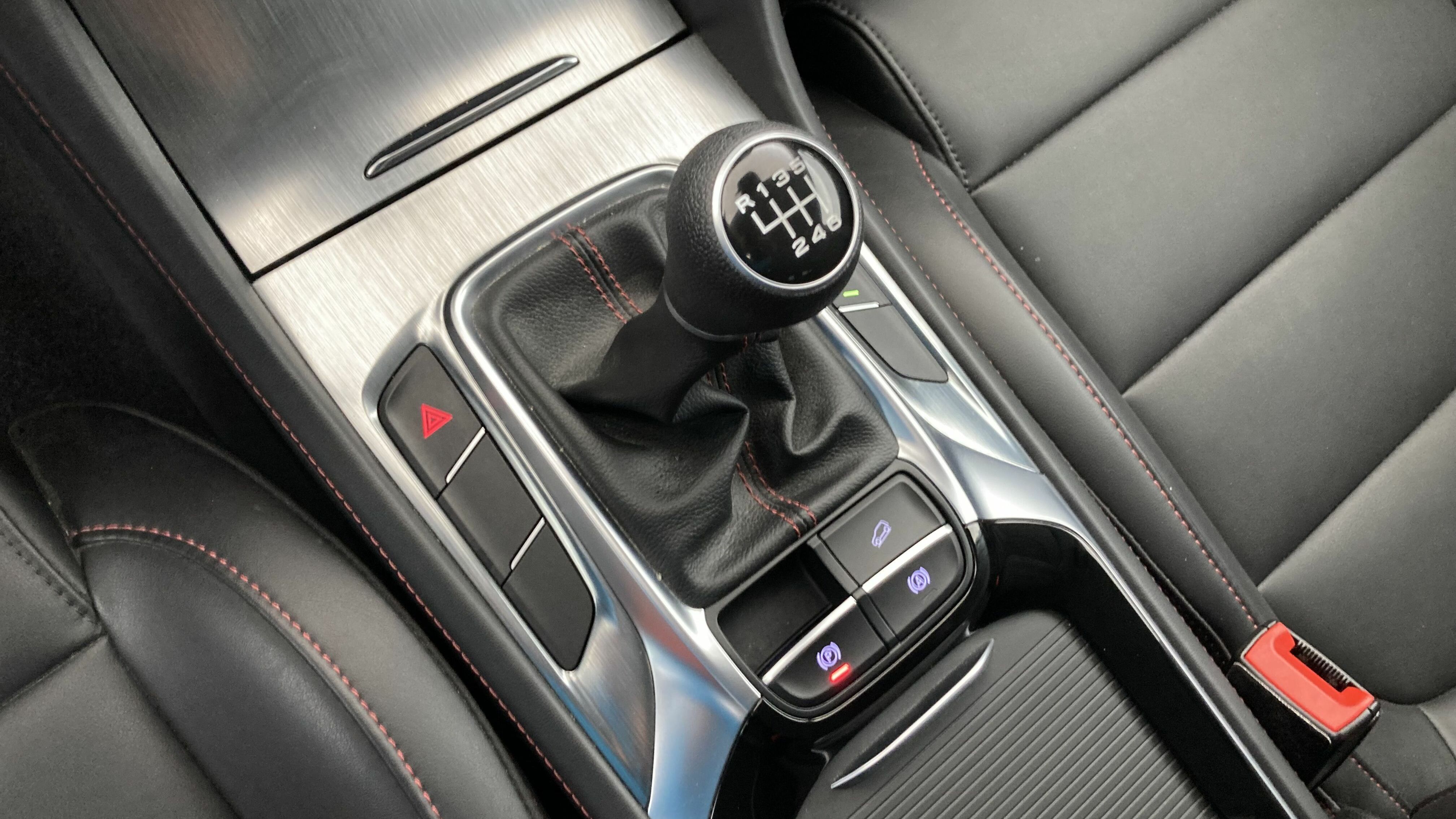 mg hs comfort 1.5 T-GDI 162 2023 dover white - wsb 19