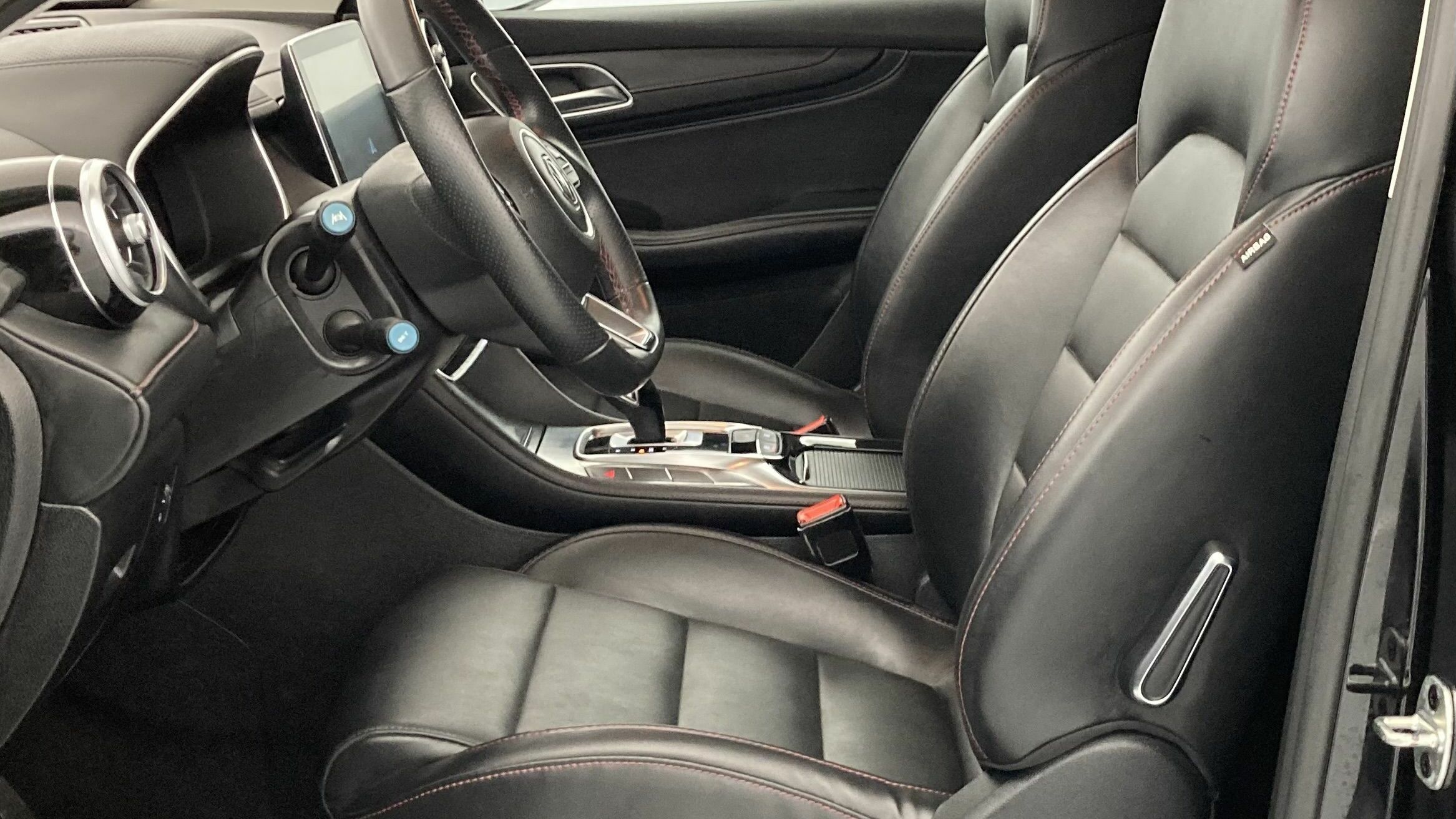 mg hs comfort 1.5 T-GDI 162 AT 2023 pebble black - pbc 14