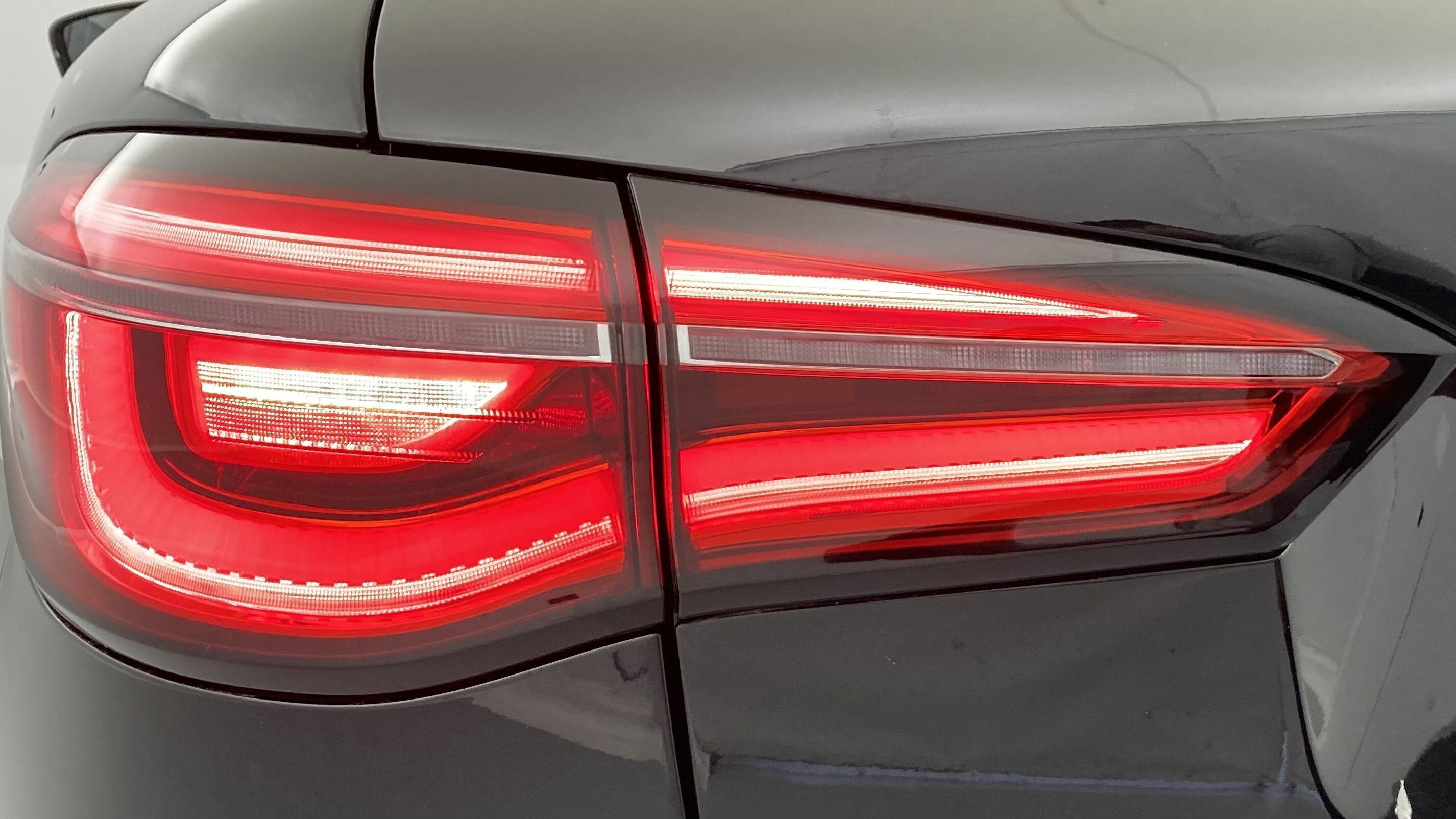 mg hs comfort 1.5 T-GDI 162 AT 2023 pebble black - pbc 30