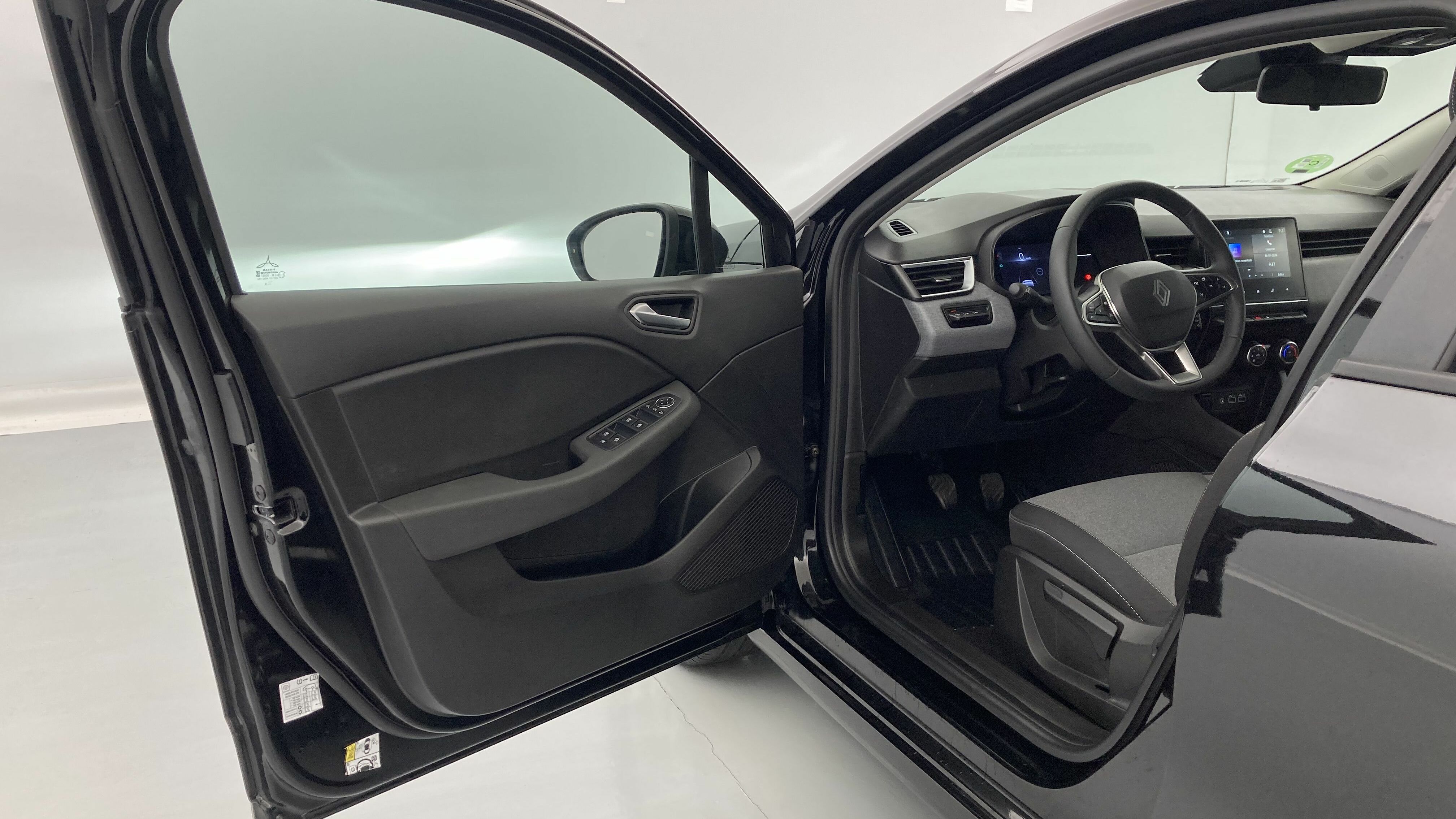 renault clio evolution 1.5 DCI 100 2025 negro brillante 12