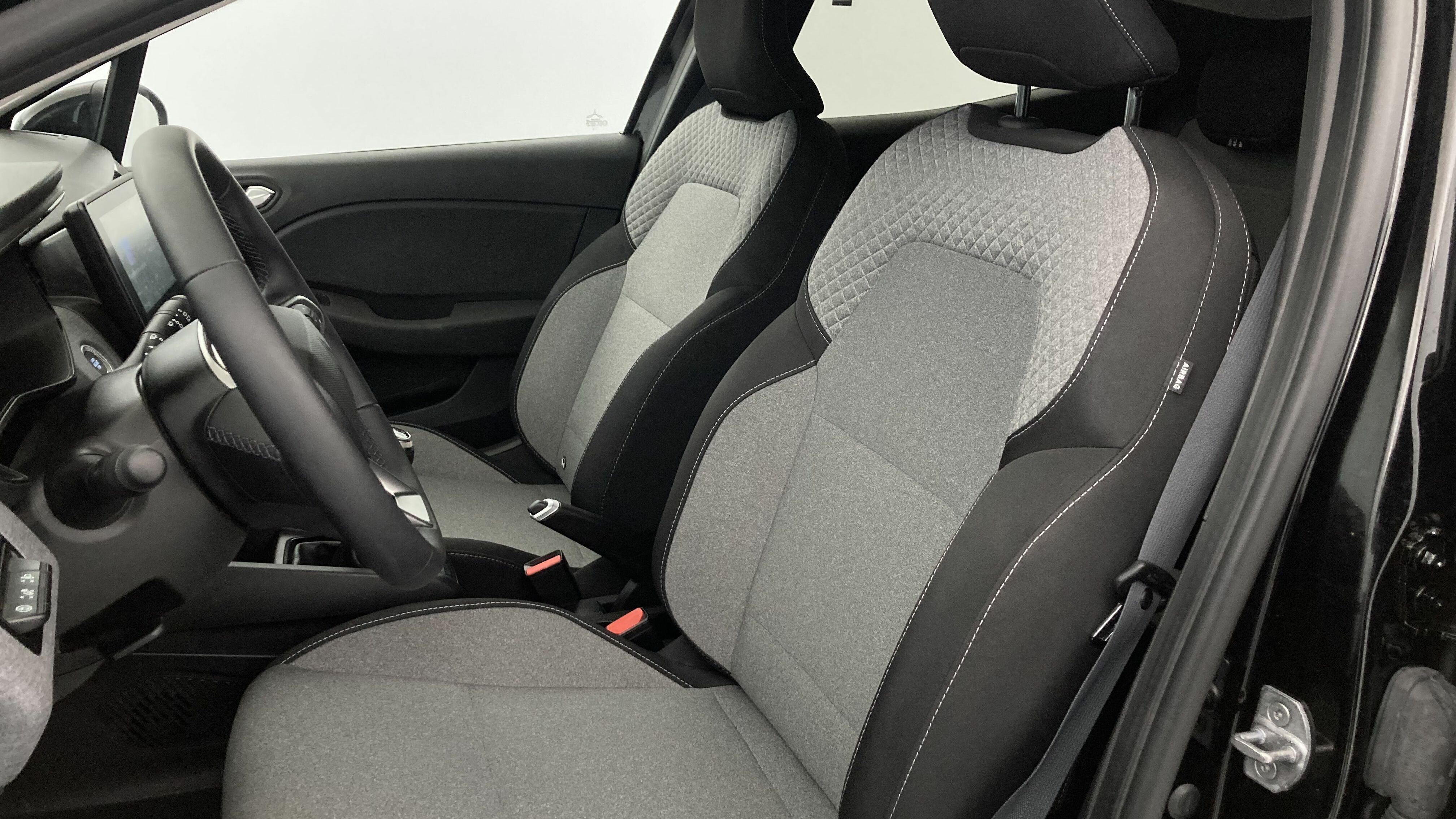 renault clio evolution 1.5 DCI 100 2025 negro brillante 13