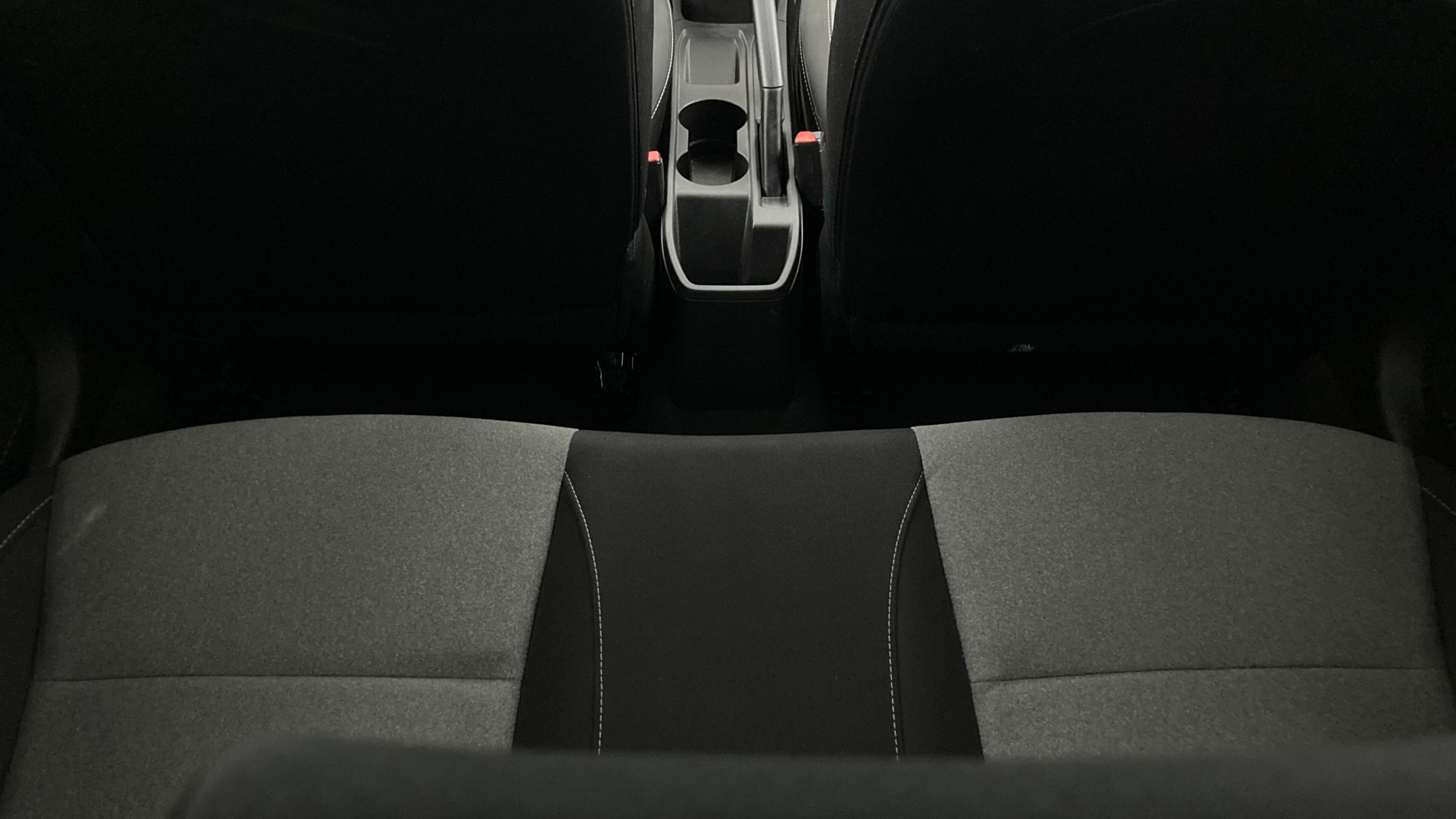 renault clio evolution 1.5 DCI 100 2025 negro brillante 21