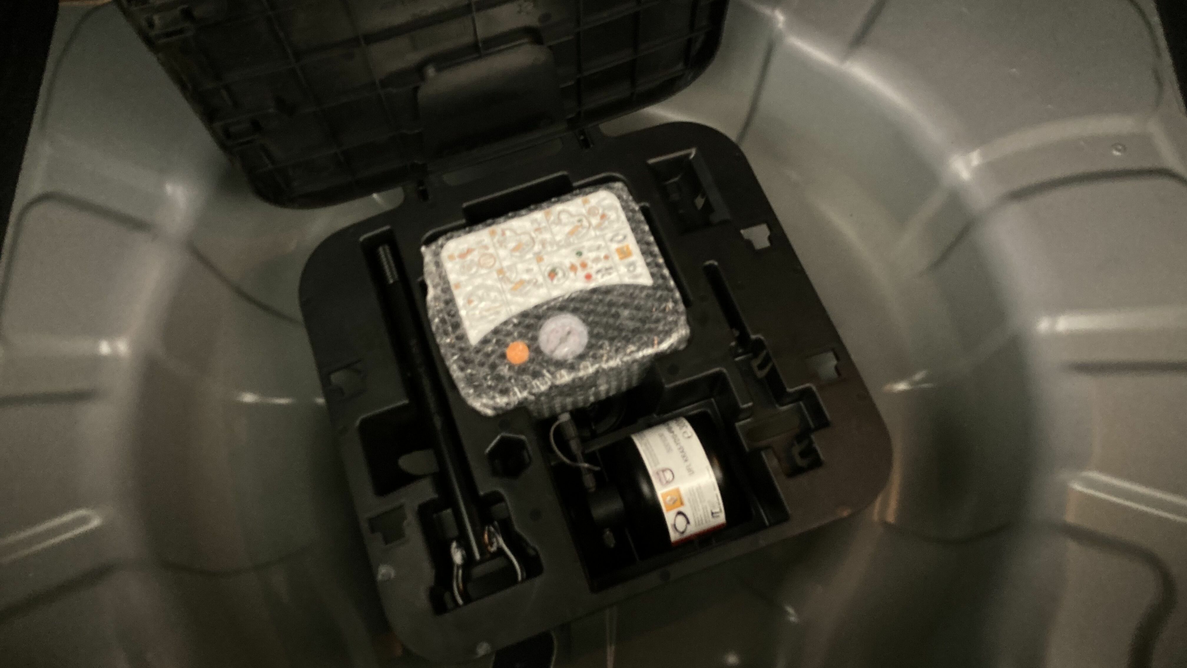 renault clio evolution 1.5 DCI 100 2025 negro brillante 22