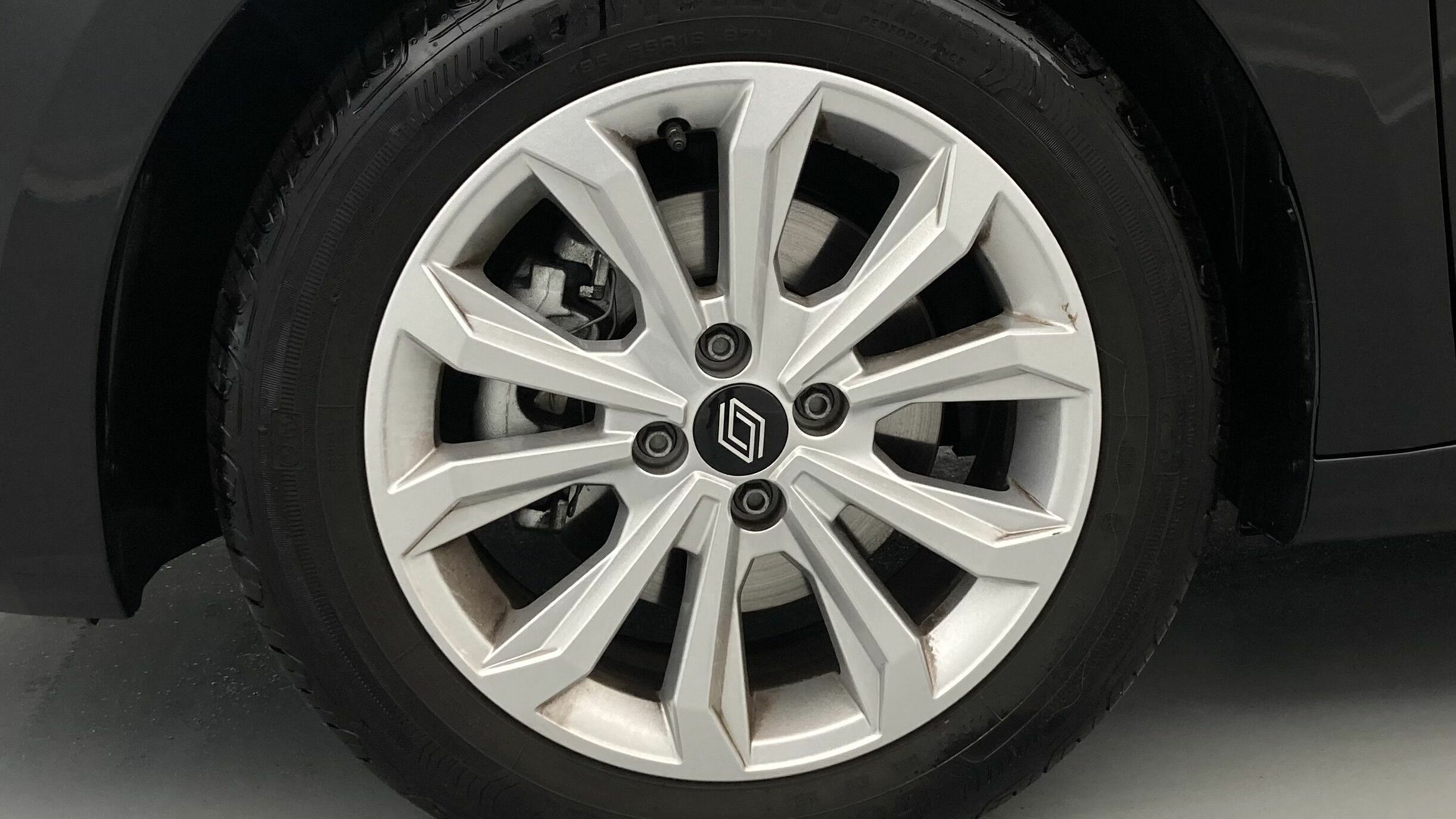 renault clio evolution 1.5 DCI 100 2025 negro brillante 26