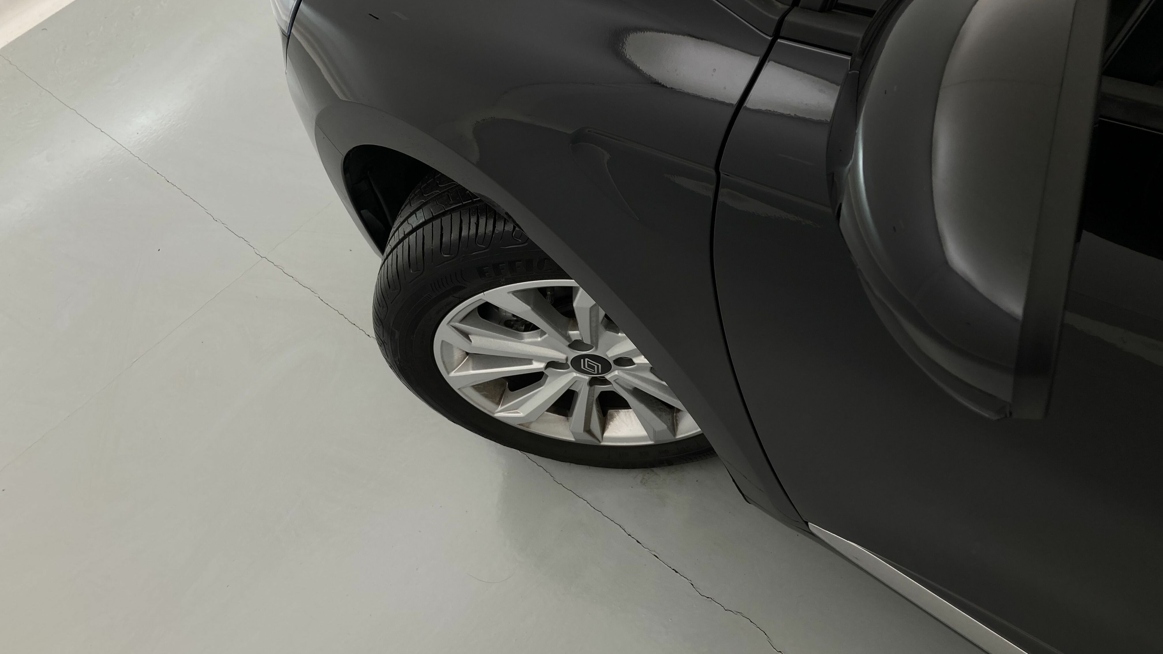 renault clio evolution 1.5 DCI 100 2025 negro brillante 27