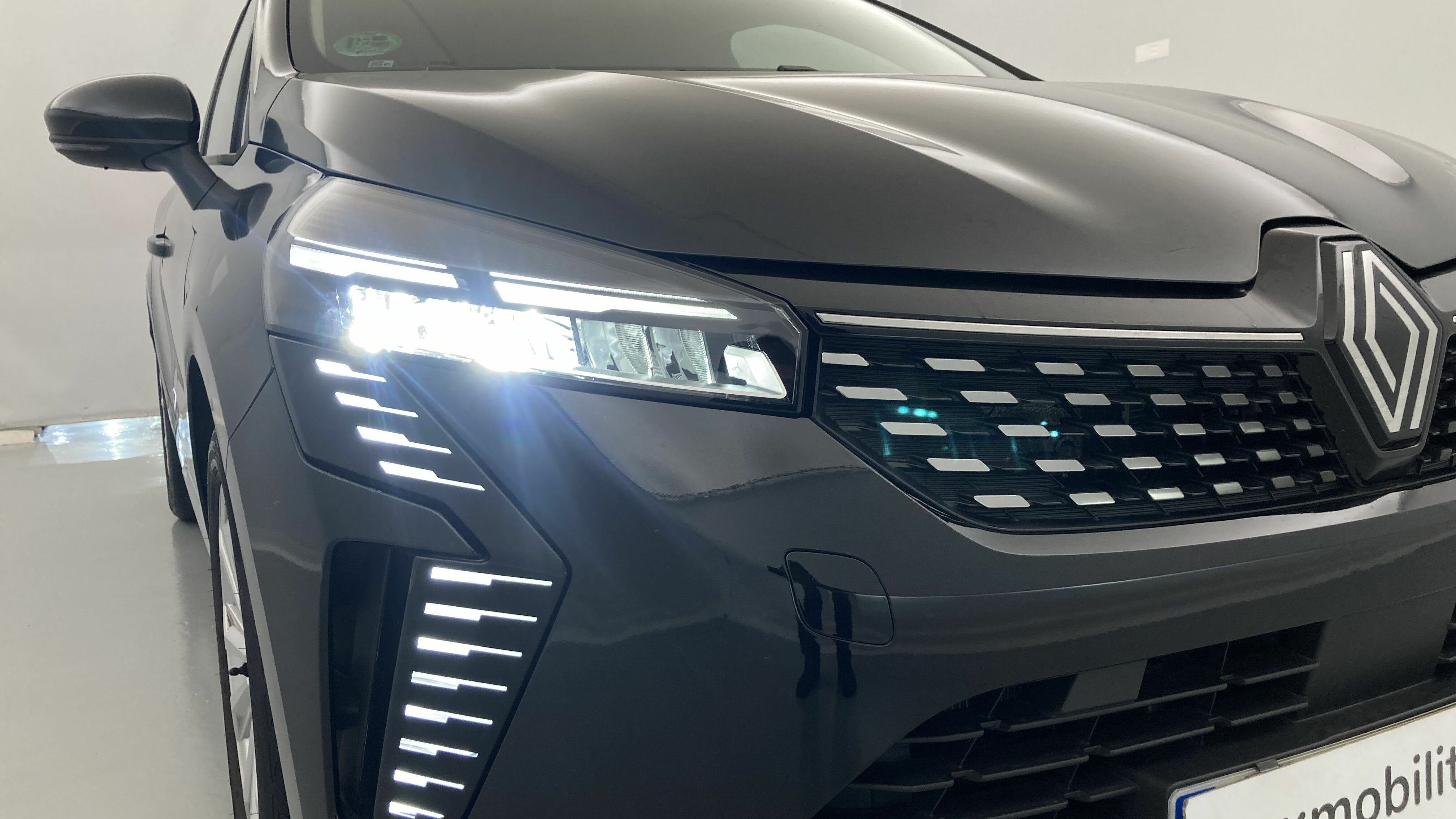 renault clio evolution 1.5 DCI 100 2025 negro brillante 28