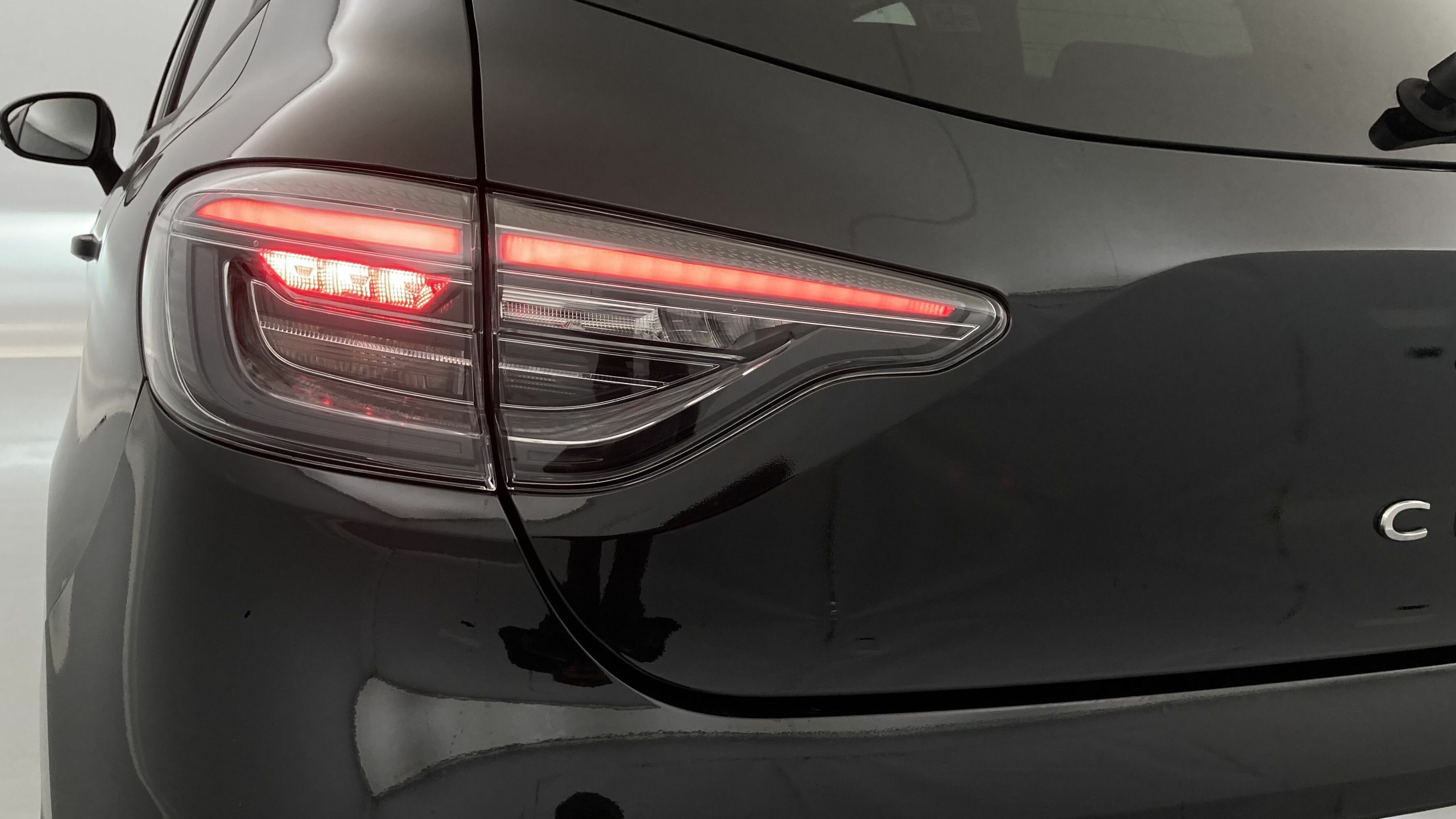 renault clio evolution 1.5 DCI 100 2025 negro brillante 29