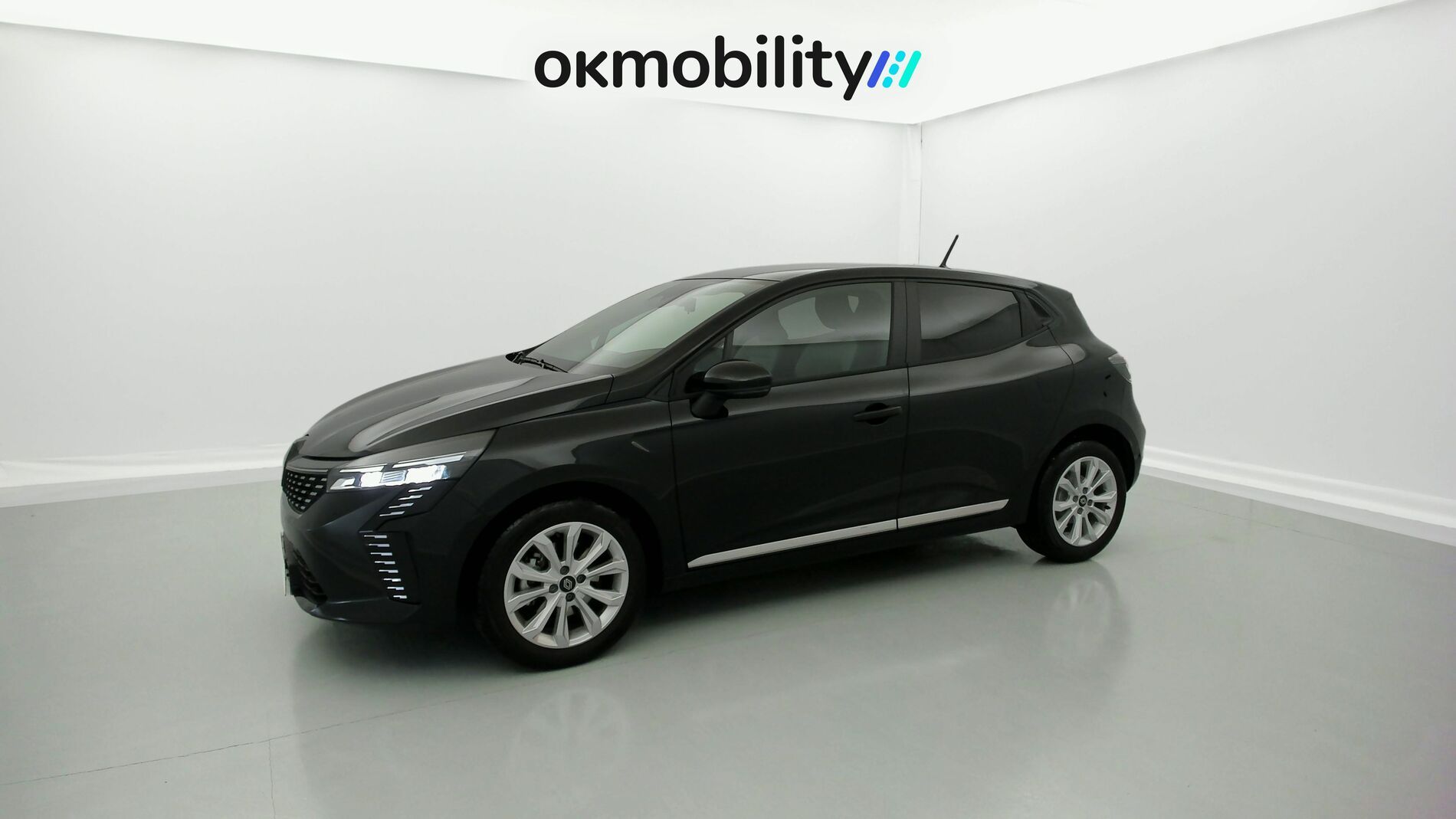 renault clio evolution 1.5 DCI 100 2025 negro brillante 4