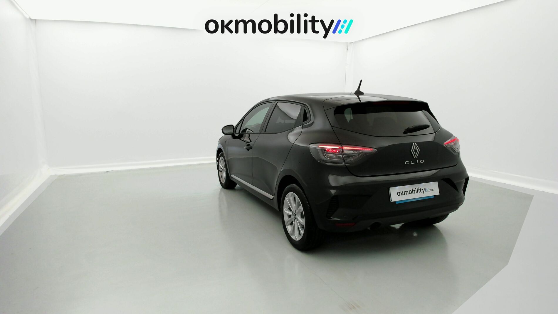 renault clio evolution 1.5 DCI 100 2025 negro brillante 8